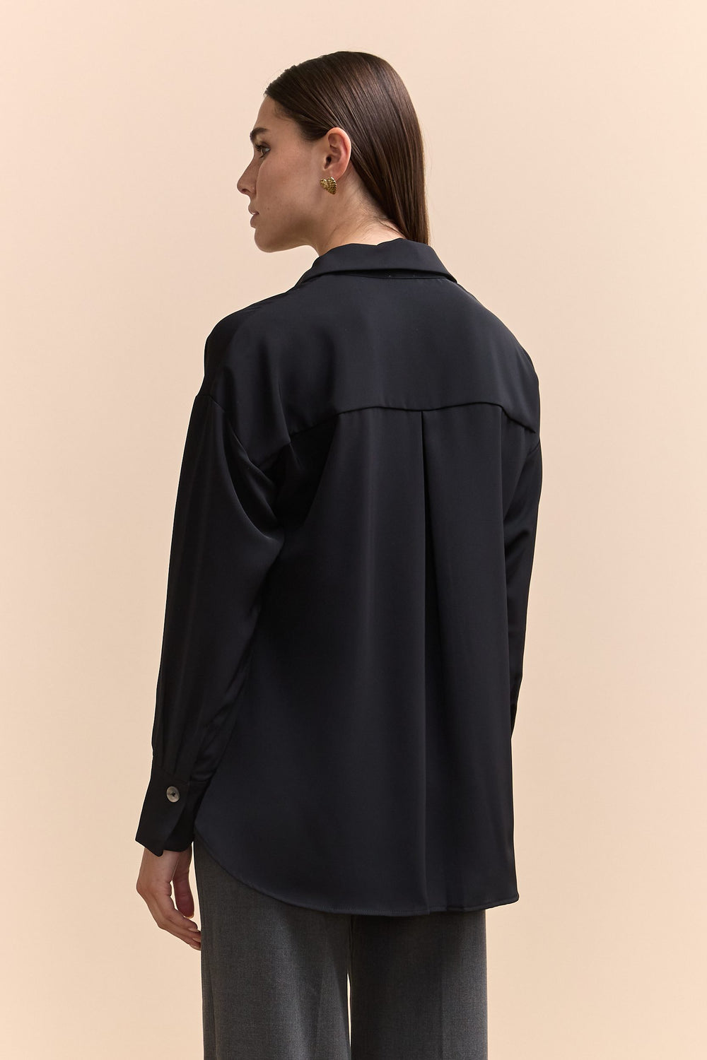 Oversized blouse with zipper