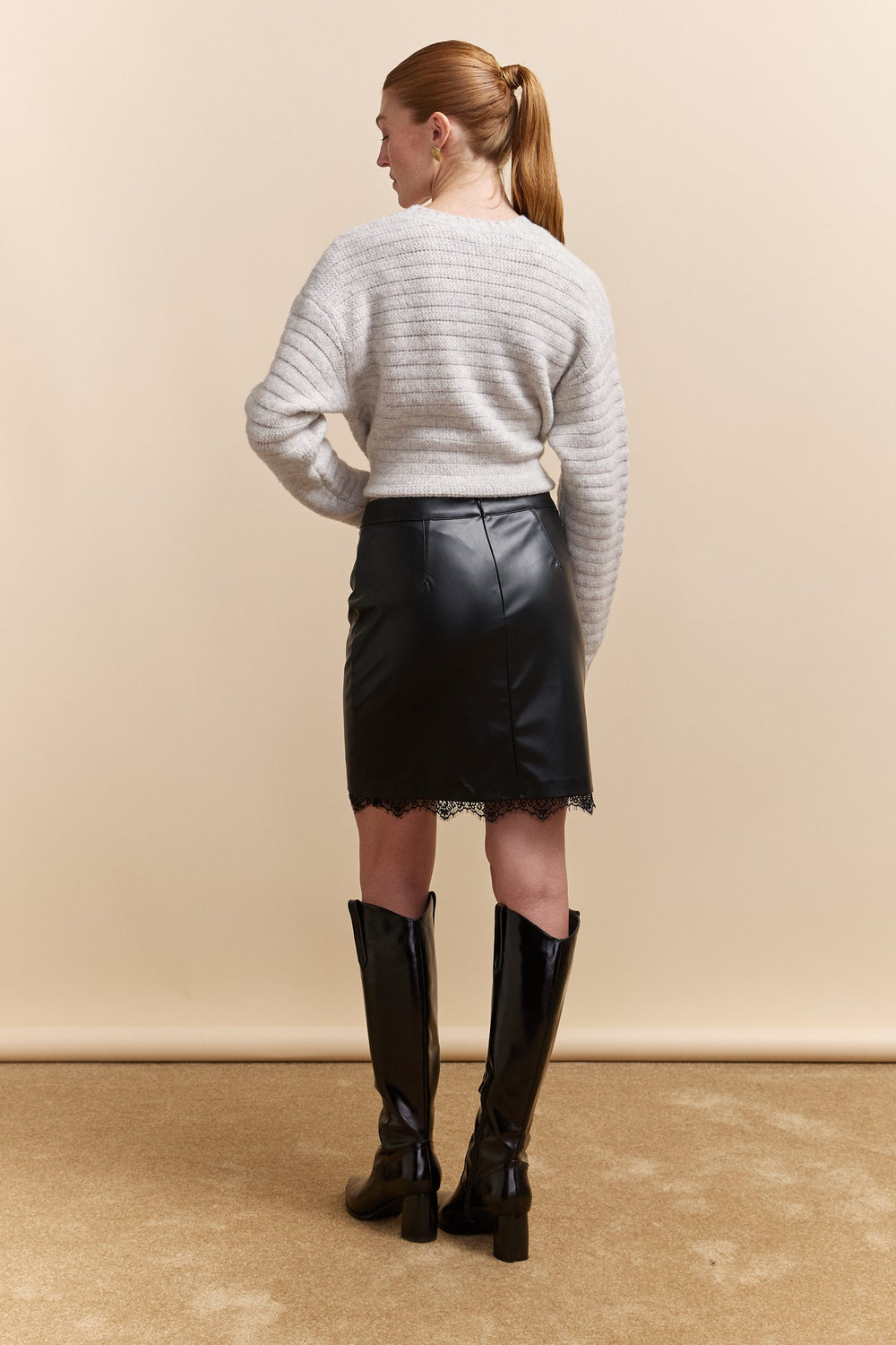 Pencil skirt with lace