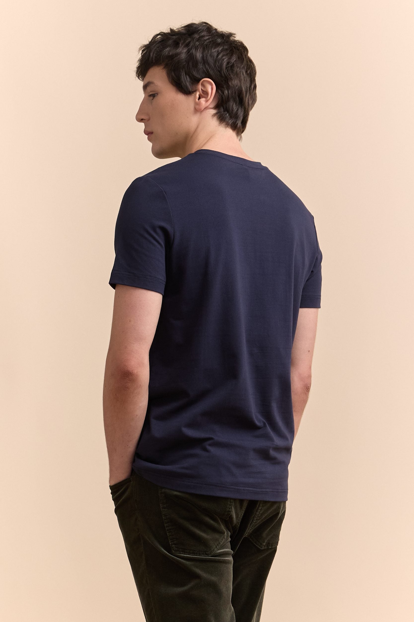 Basic v-neck t-shirt