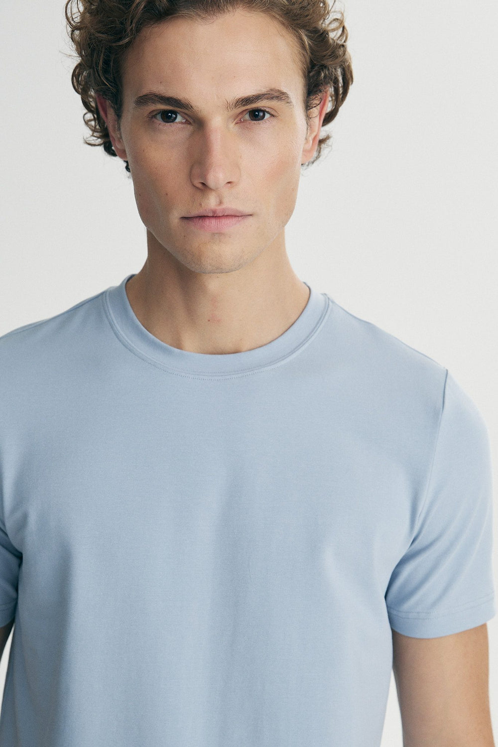 Basic crew neck T-shirt