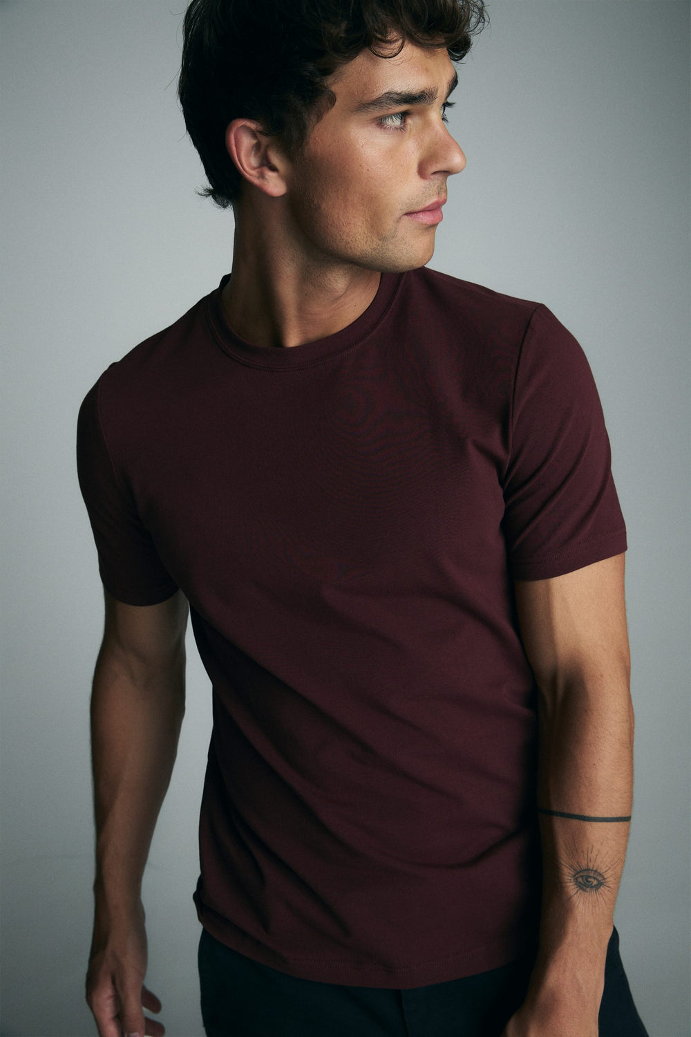 Basic crew neck T-shirt