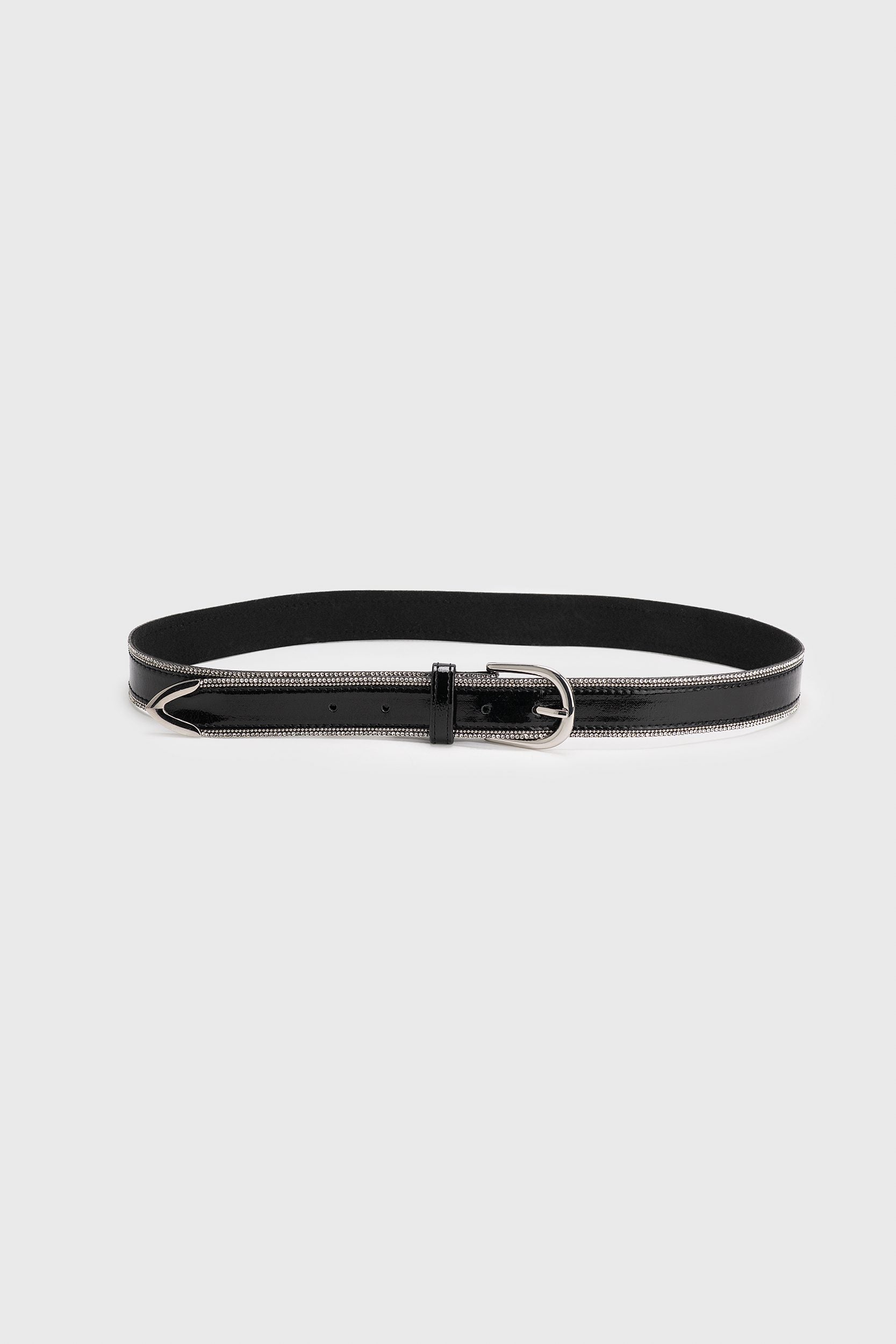 Belt with diamond edge