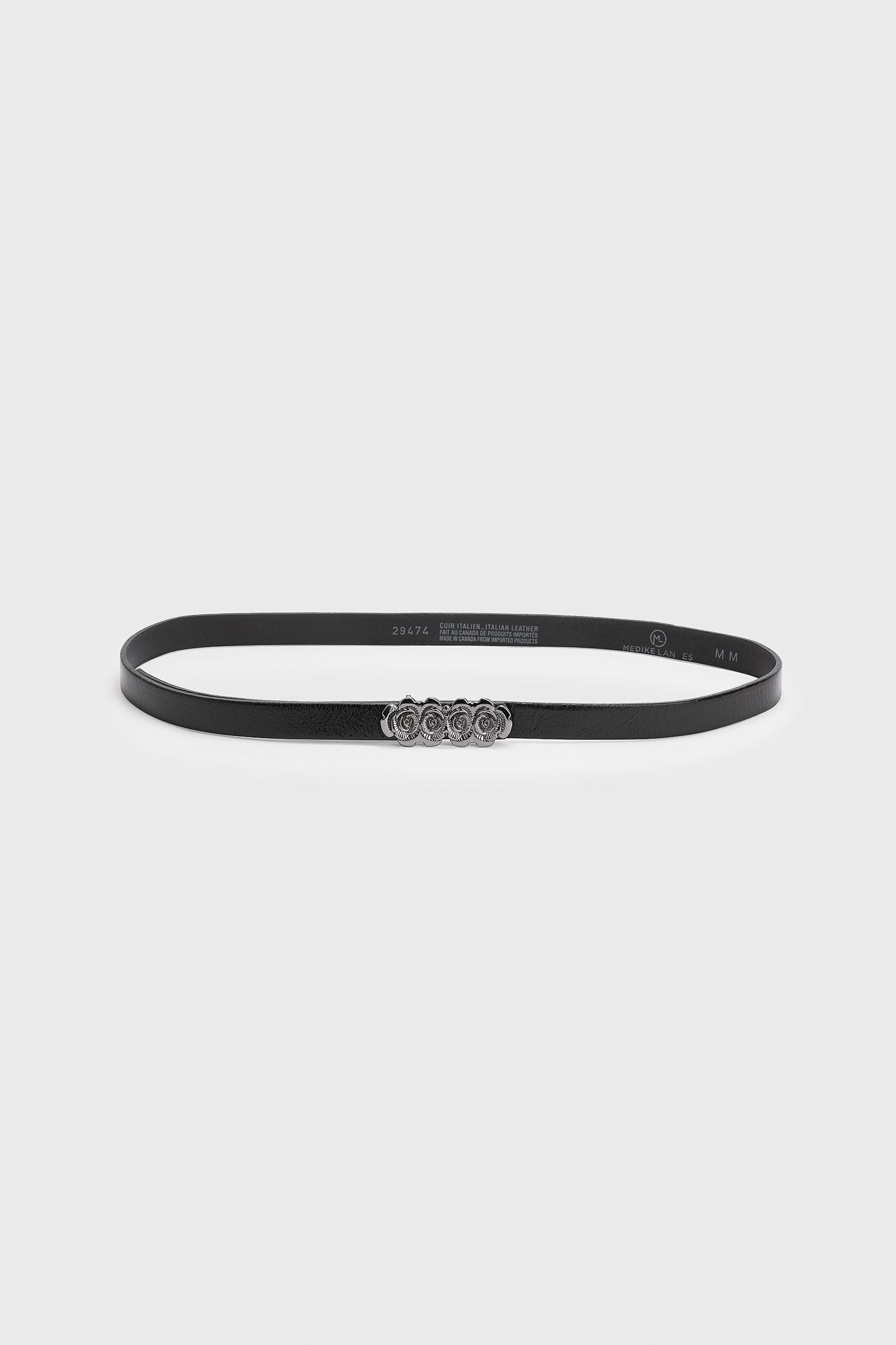 Thin belt with flower-shaped buckle