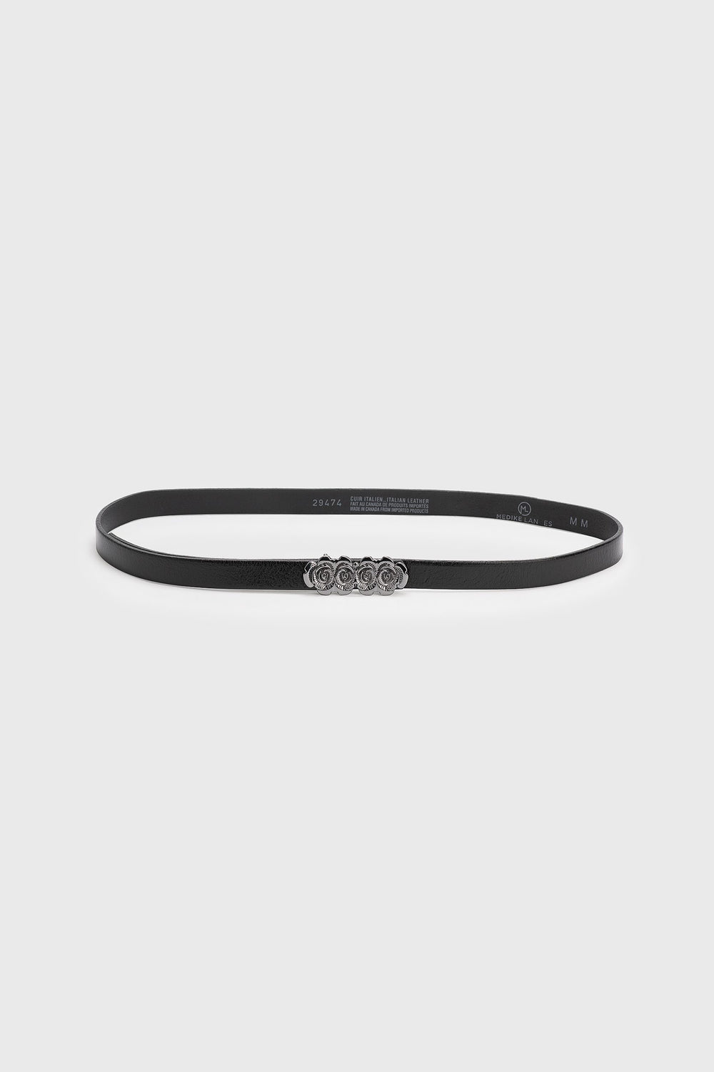 Thin belt with flower-shaped buckle