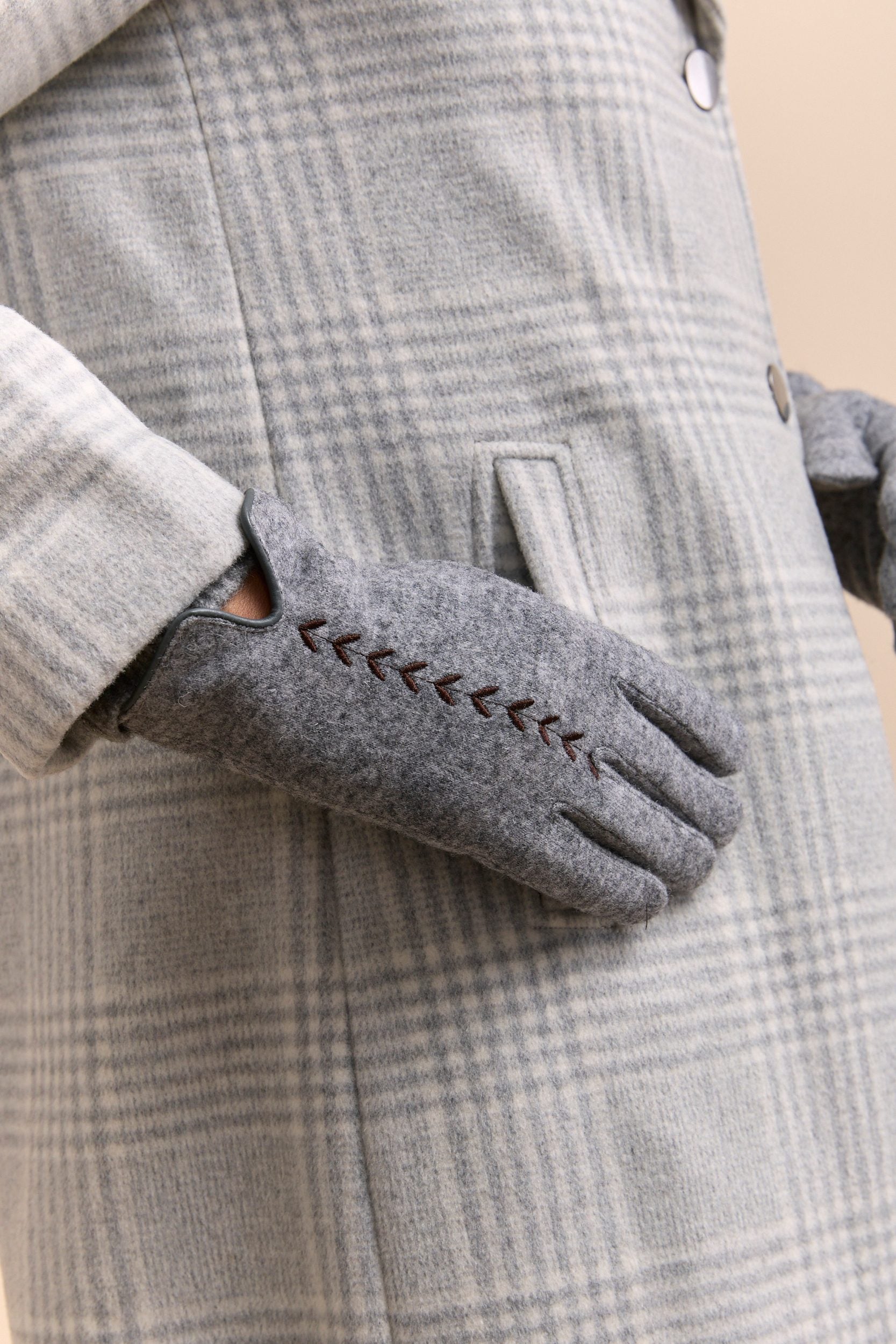 Wool gloves