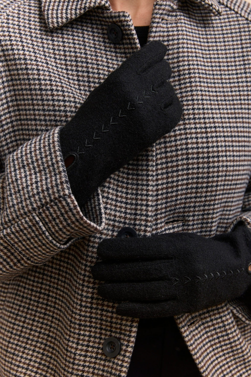 Wool gloves