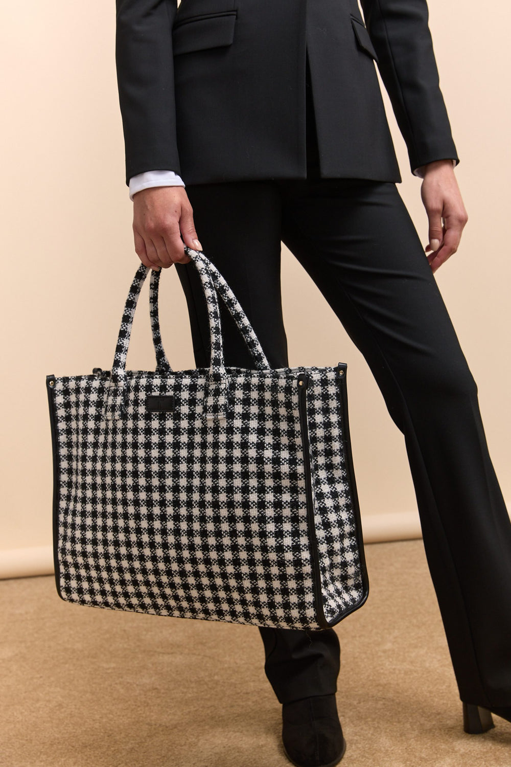 Houndstooth tote bag