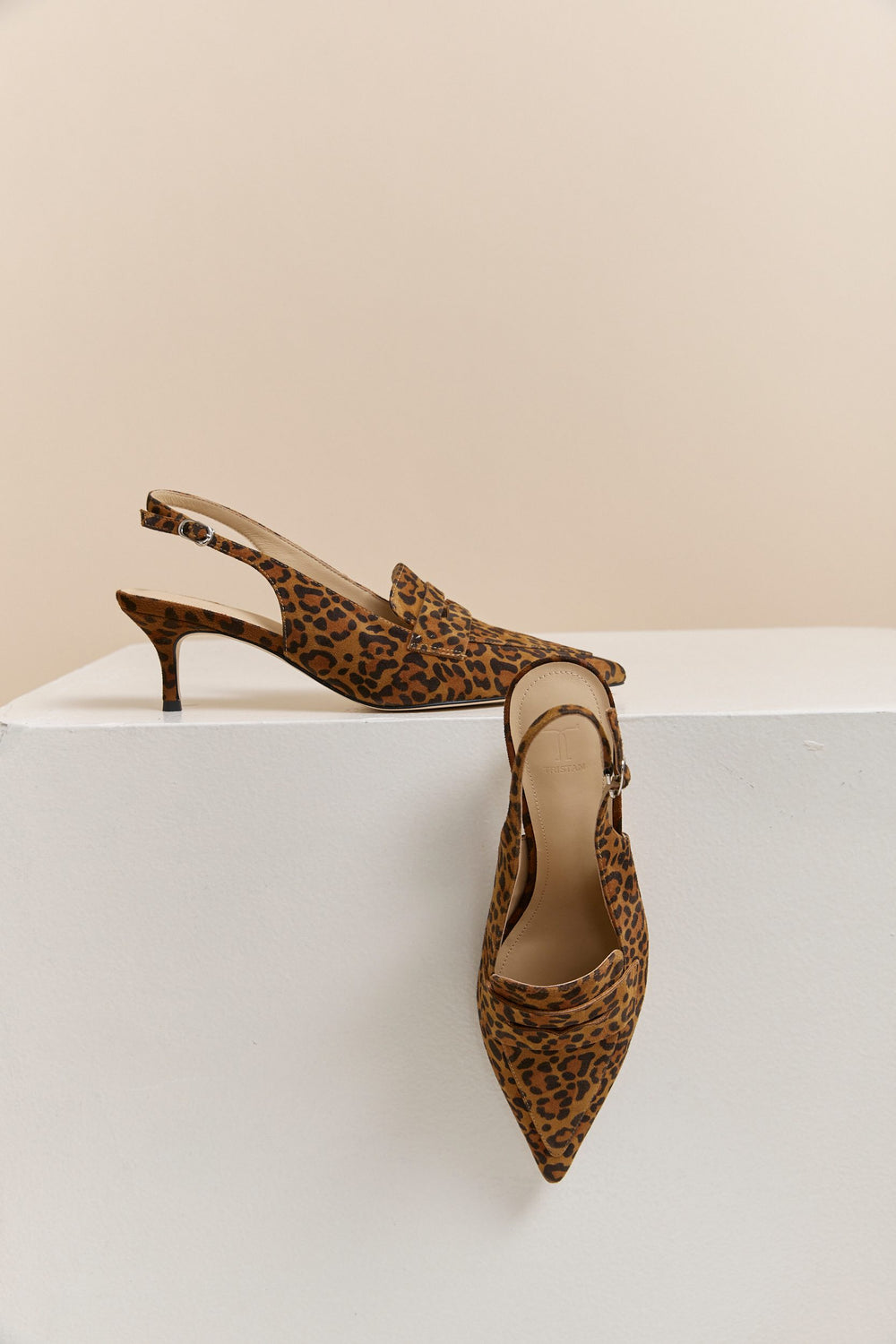 Leopard print pumps