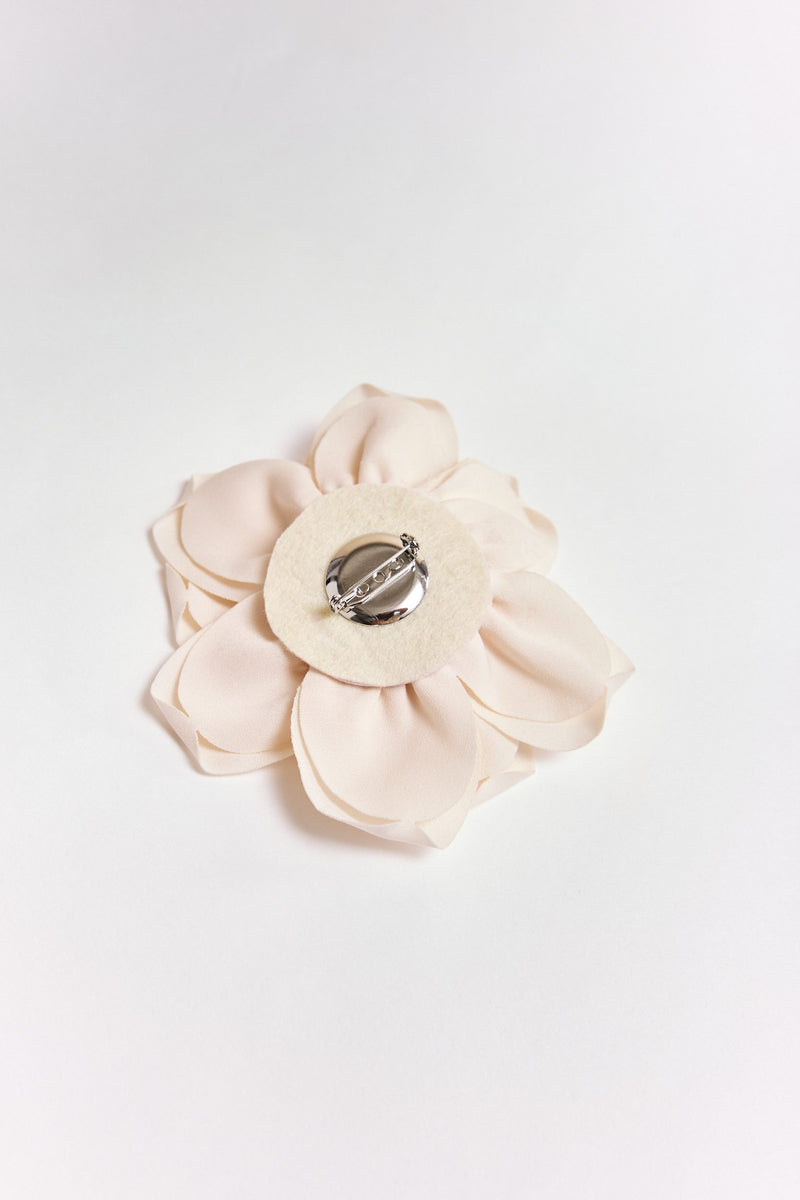 Flower brooch