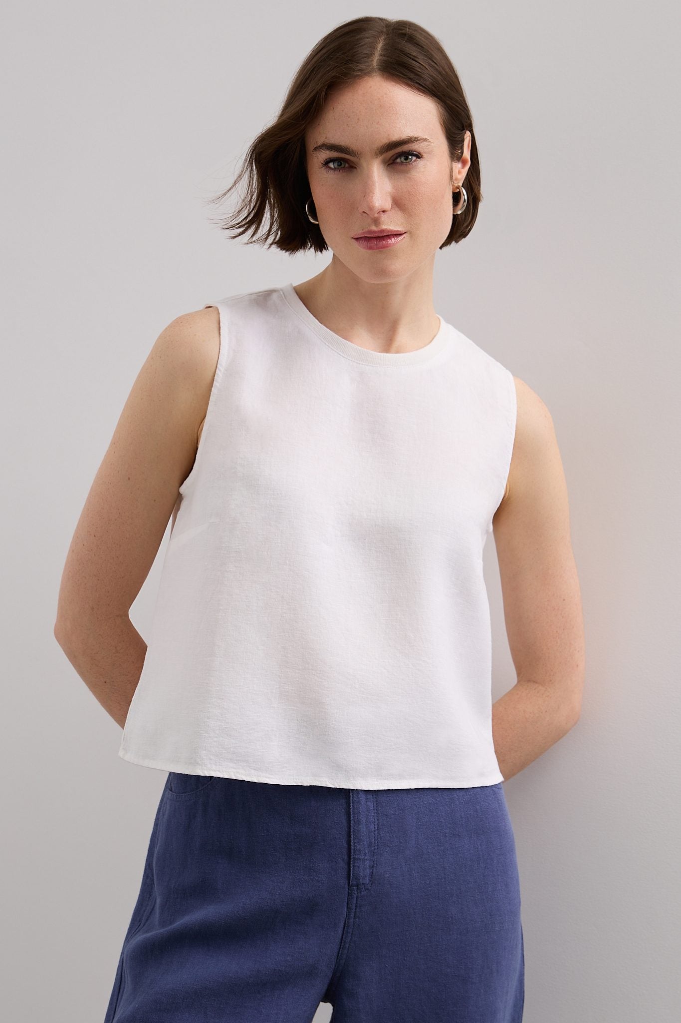 Sleeveless linen crop top