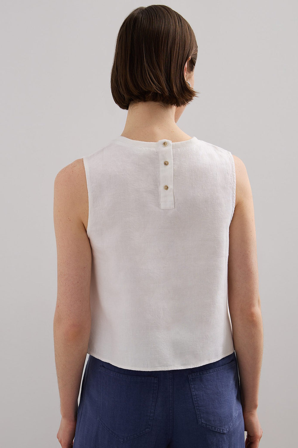 Sleeveless linen crop top