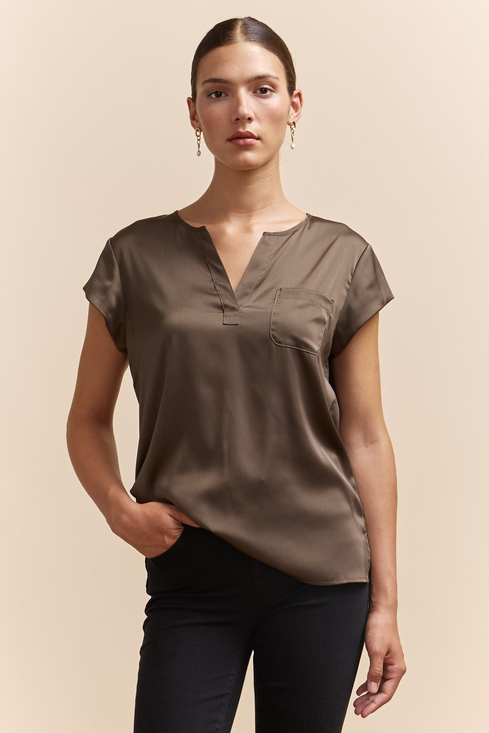 Top with short sleeve