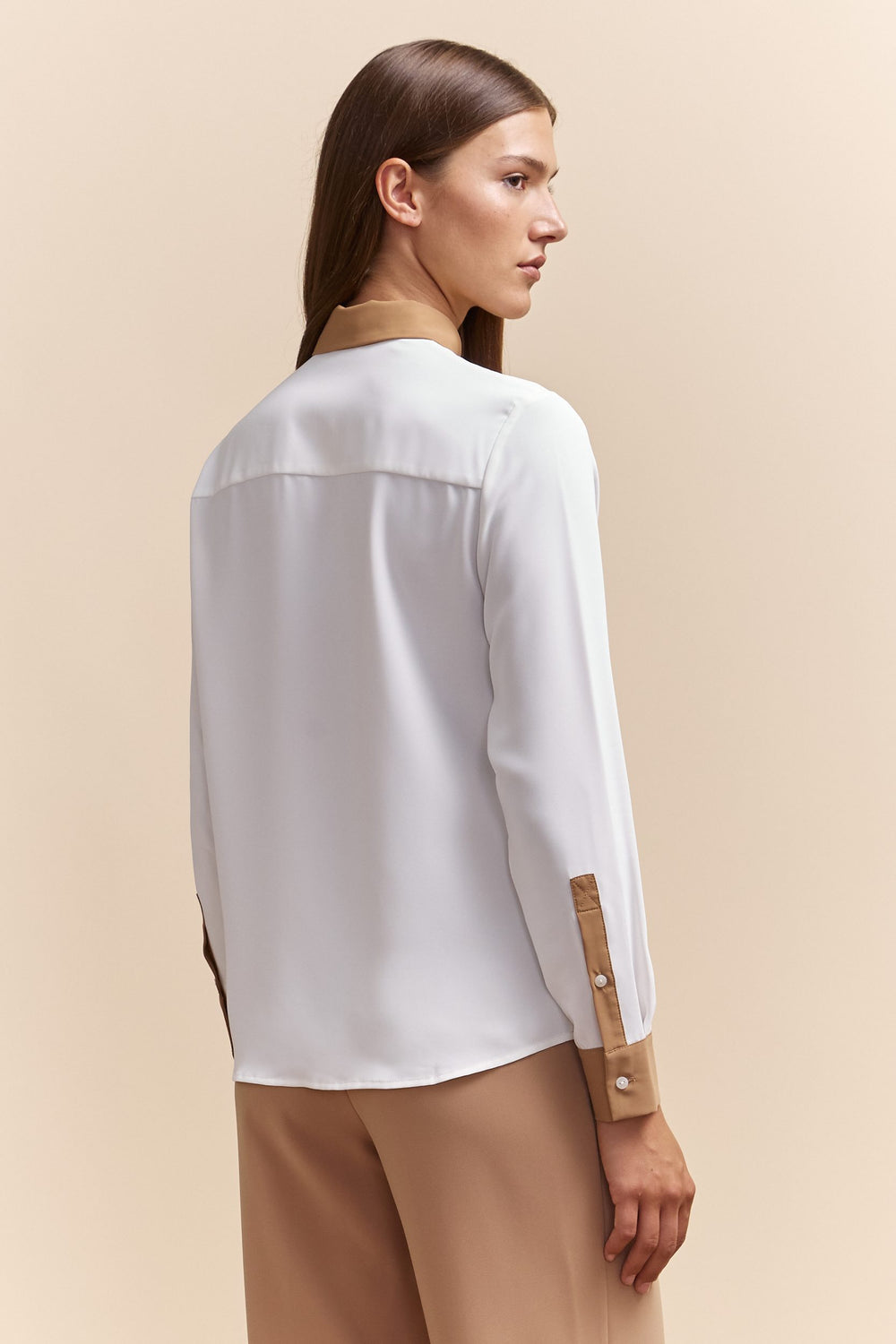 Regular shirt with applied pockets