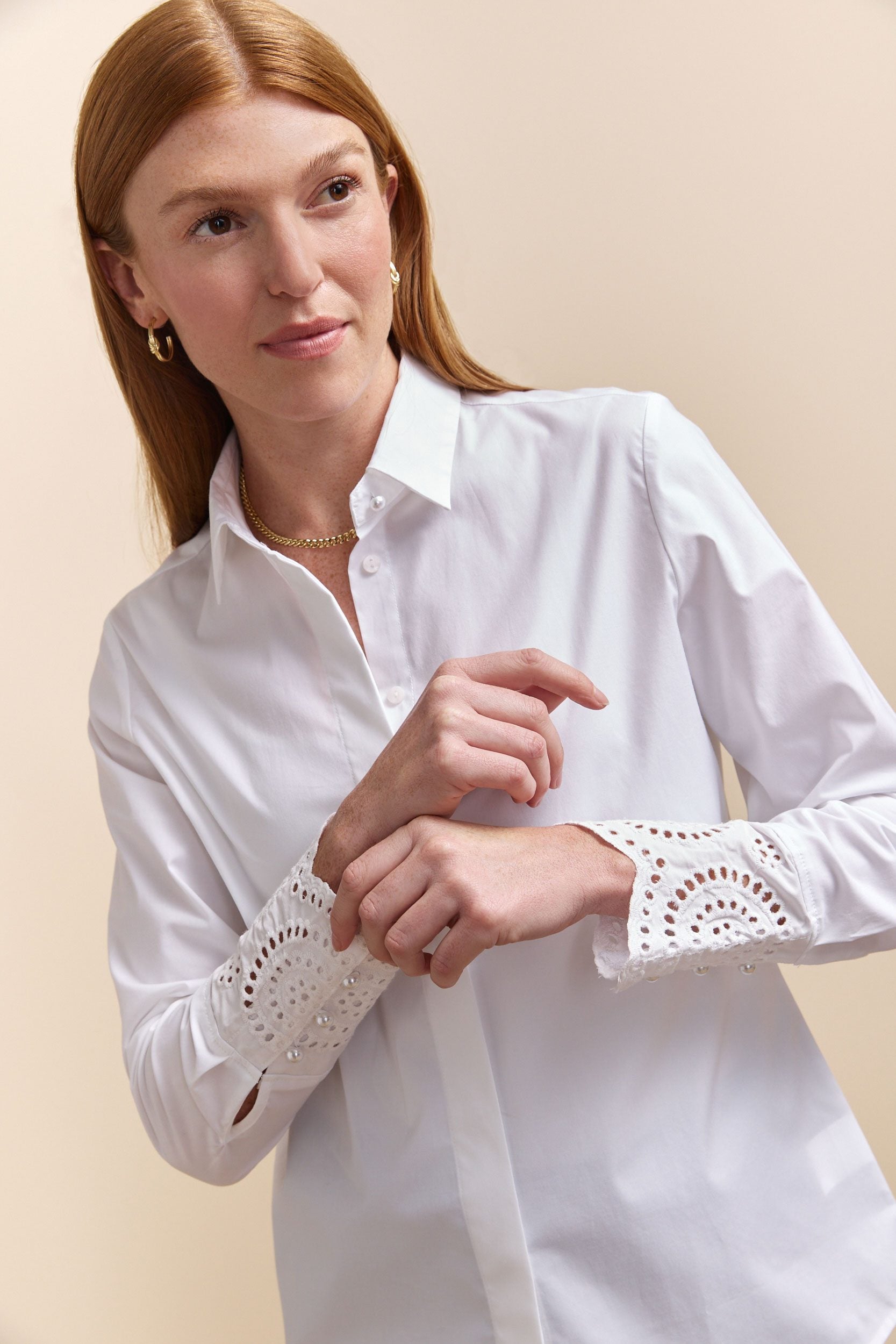 Semi-fitted shirt with embroidery