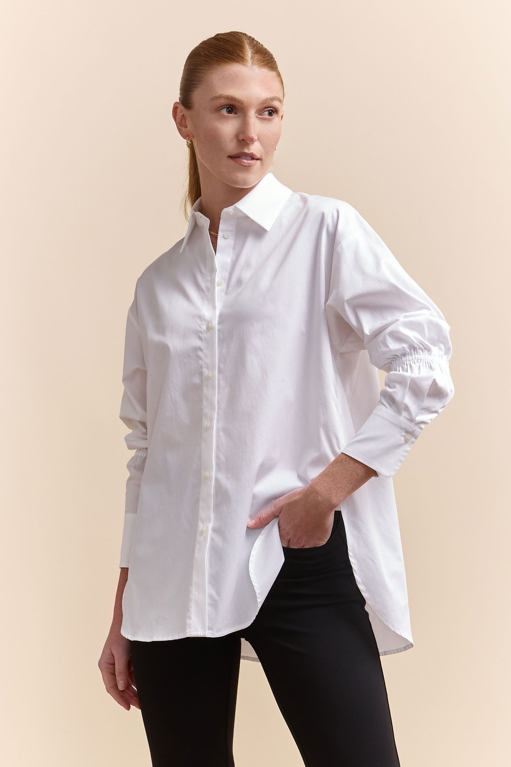 Oversized shirt with elastic sleeves