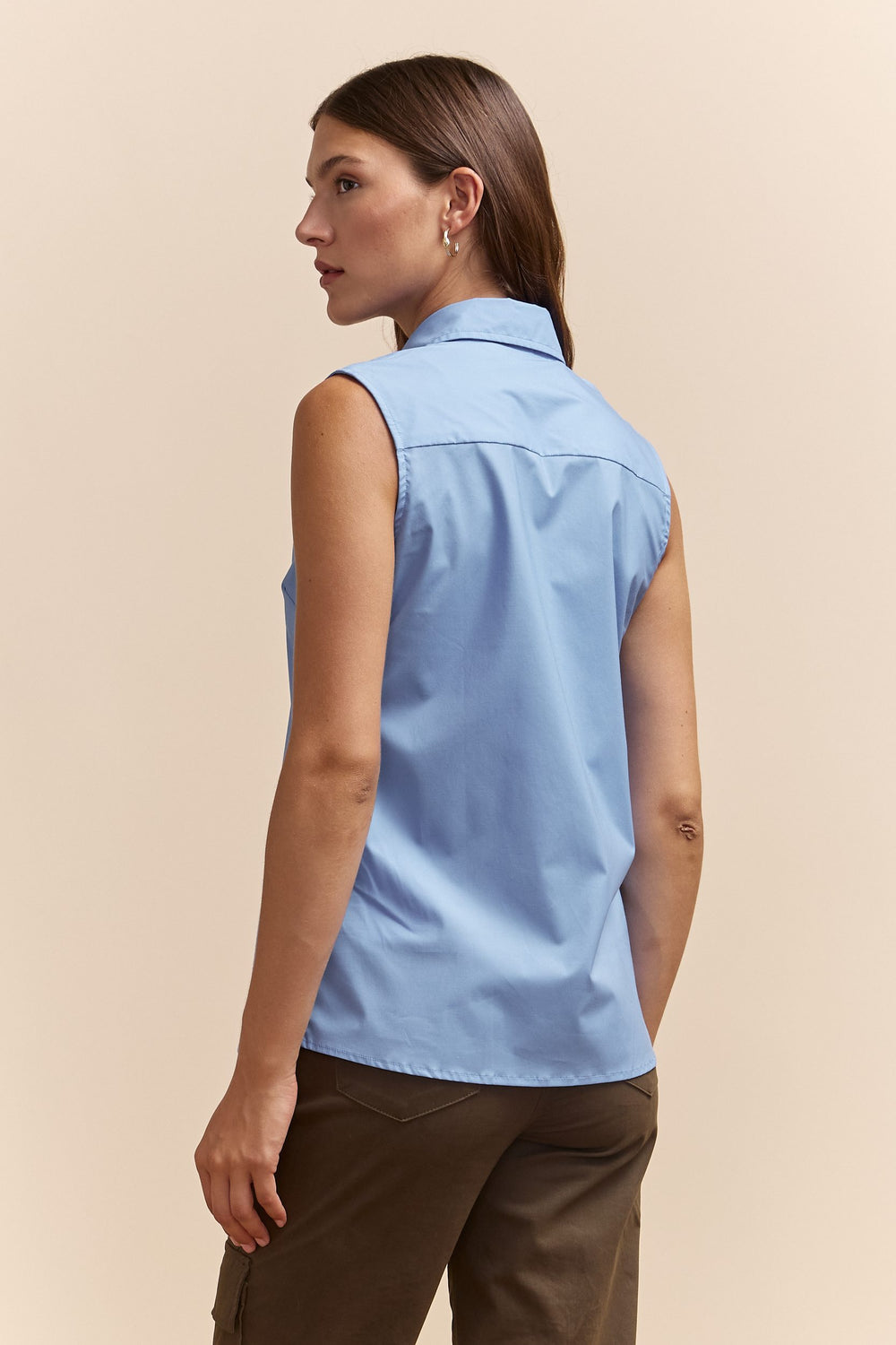 Sleeveless poplin shirt