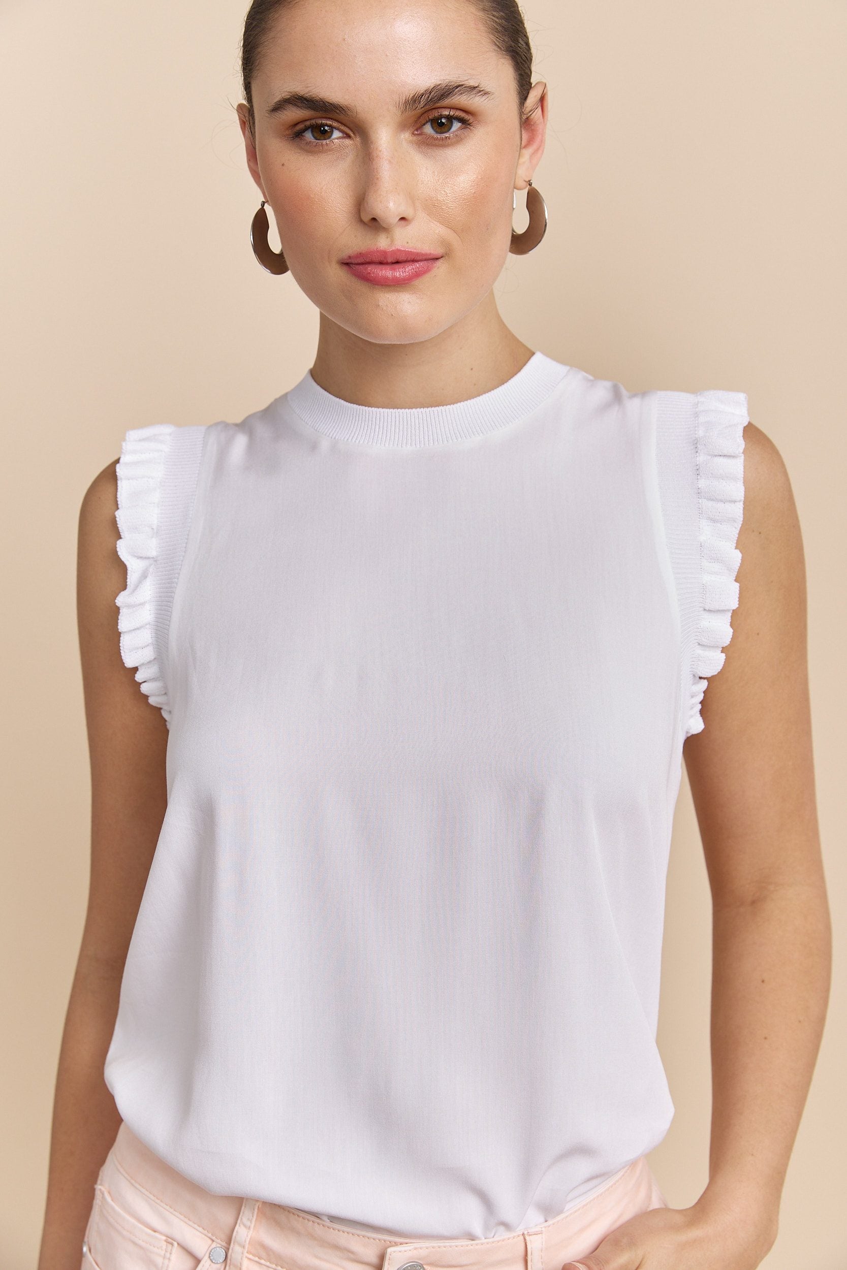 Top with frill and rib knit detail