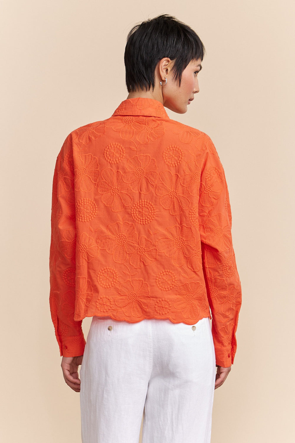 Short blouse with floral embroidery