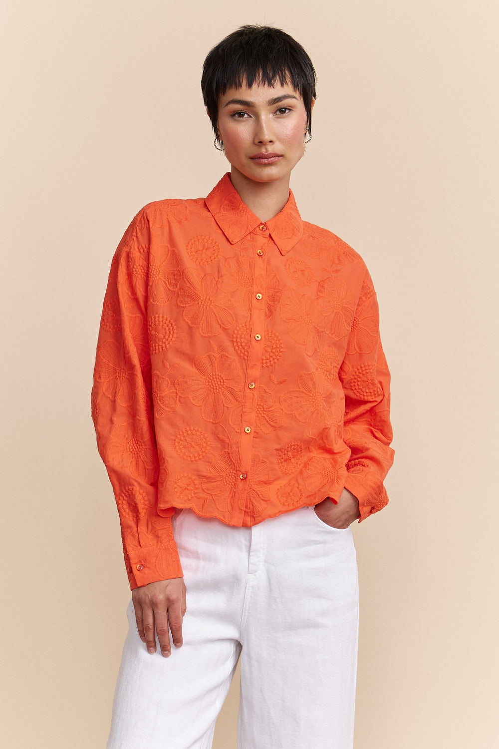 Short blouse with floral embroidery