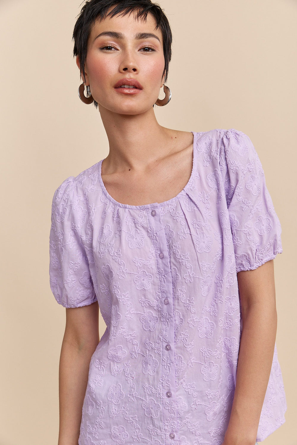 Embroidered blouse with puffy sleeves