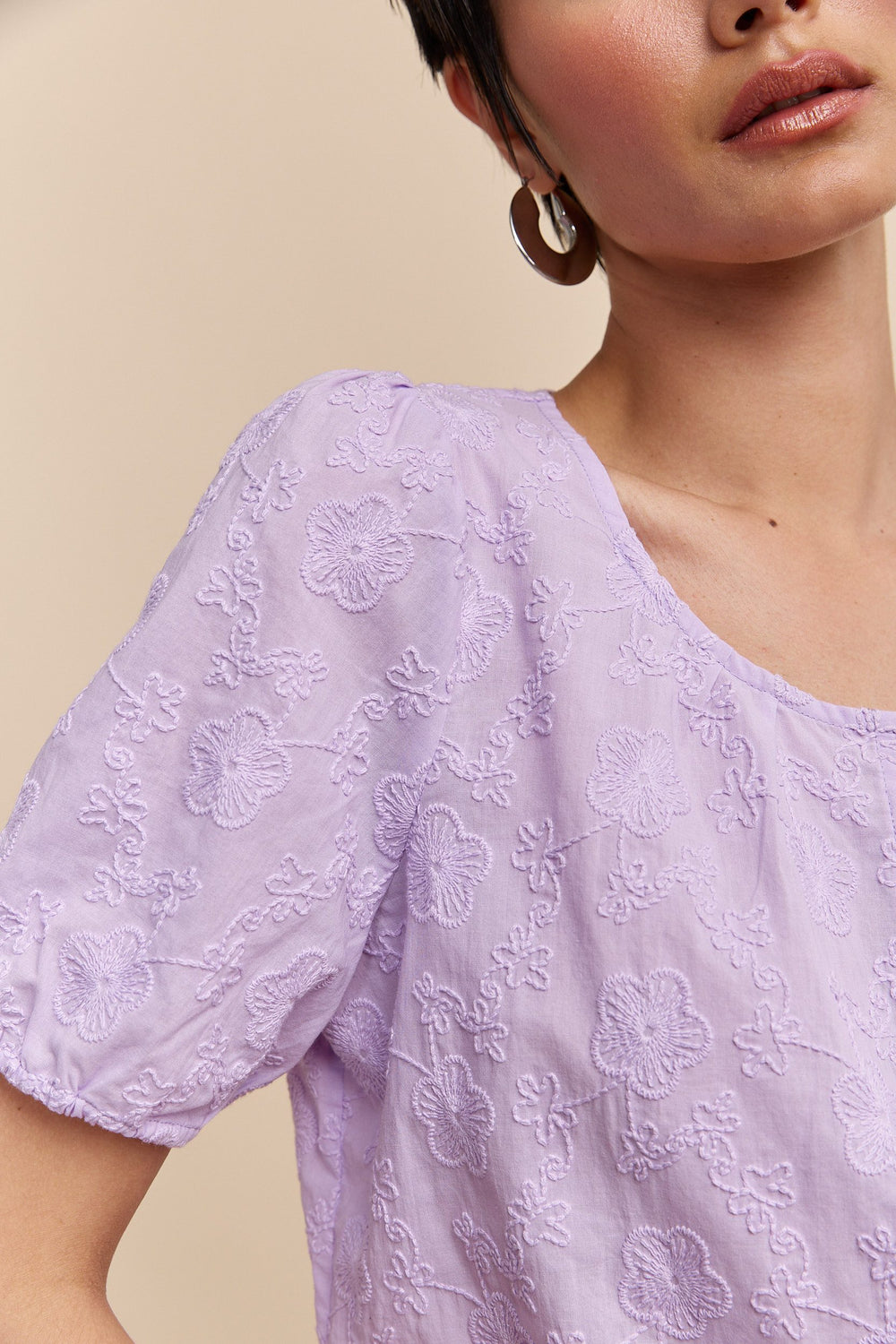 Embroidered blouse with puffy sleeves