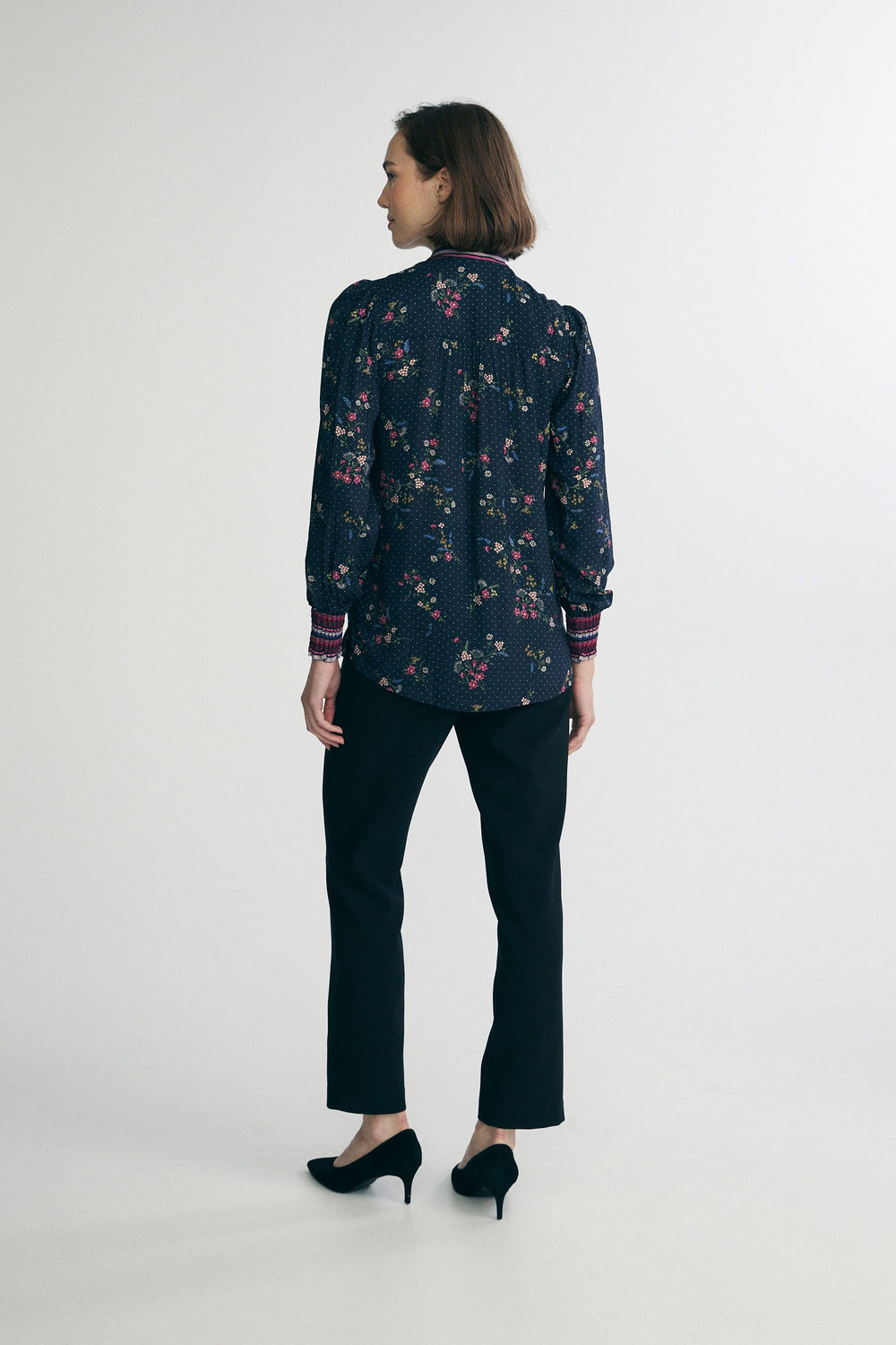 Floral print blouse with tied neck