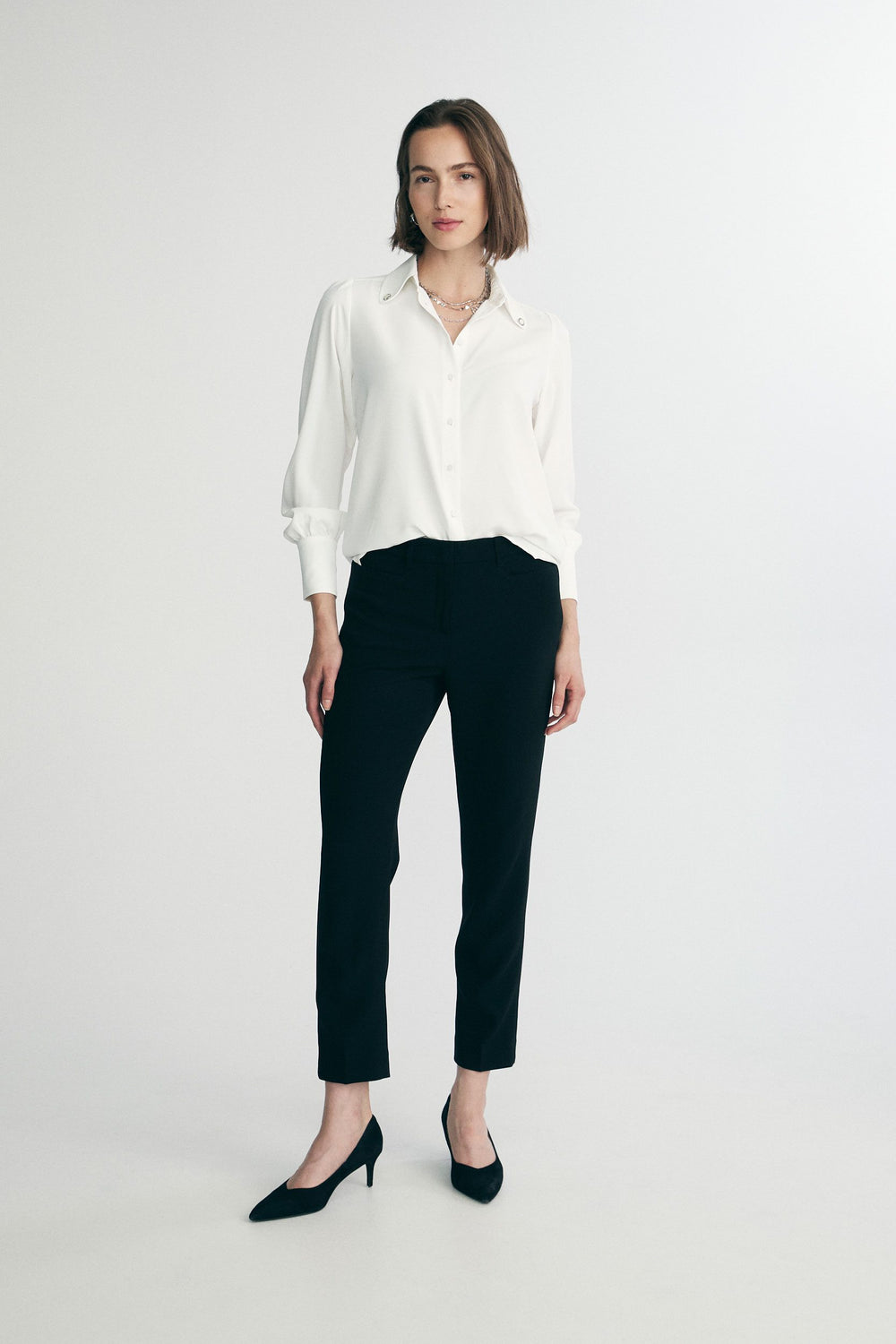 Blouse with puffy sleeves