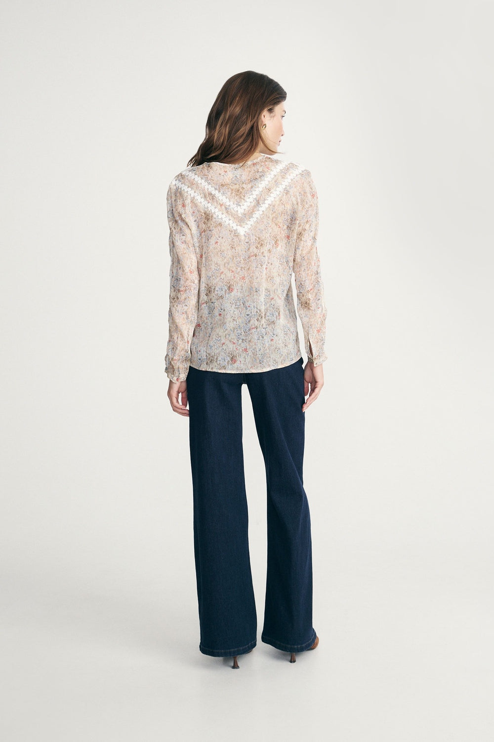 Blouse with lace details
