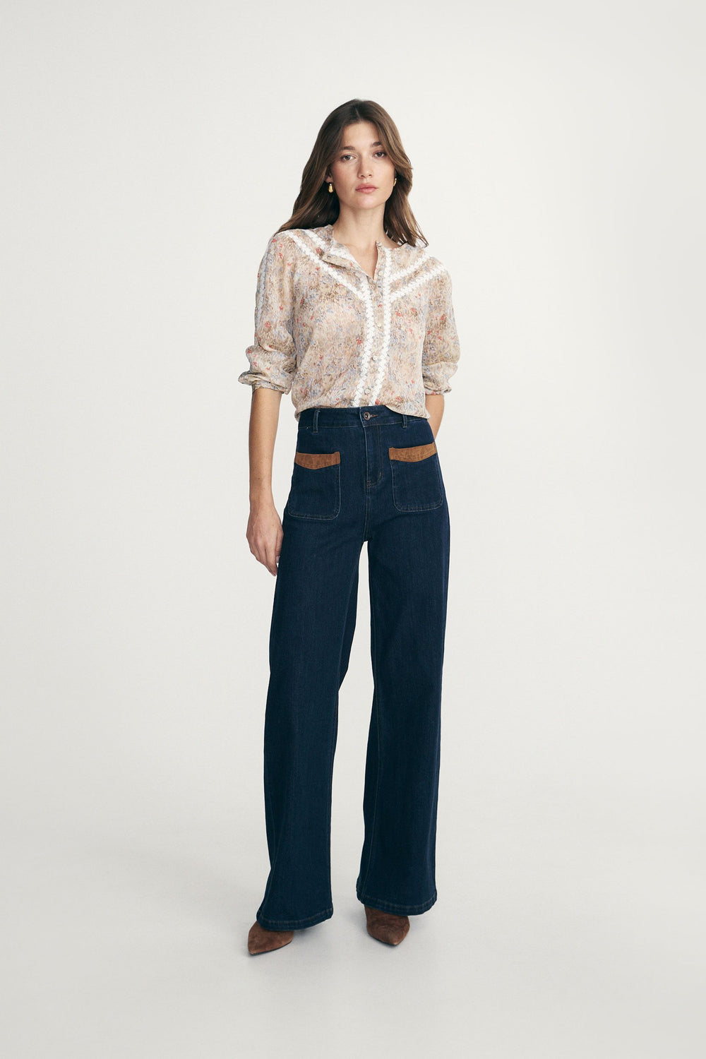Blouse with lace details