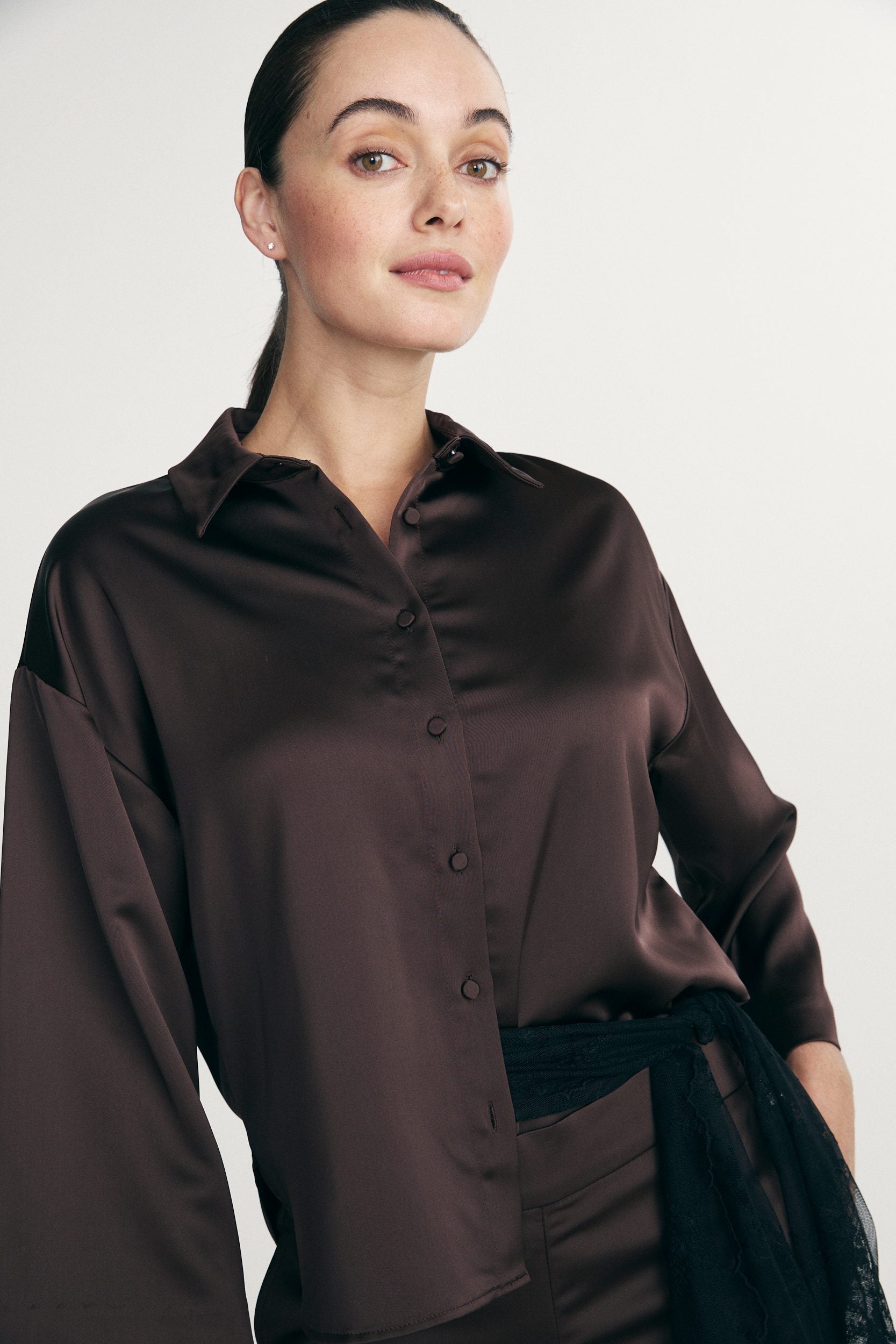 Satin oversized cropped shirt