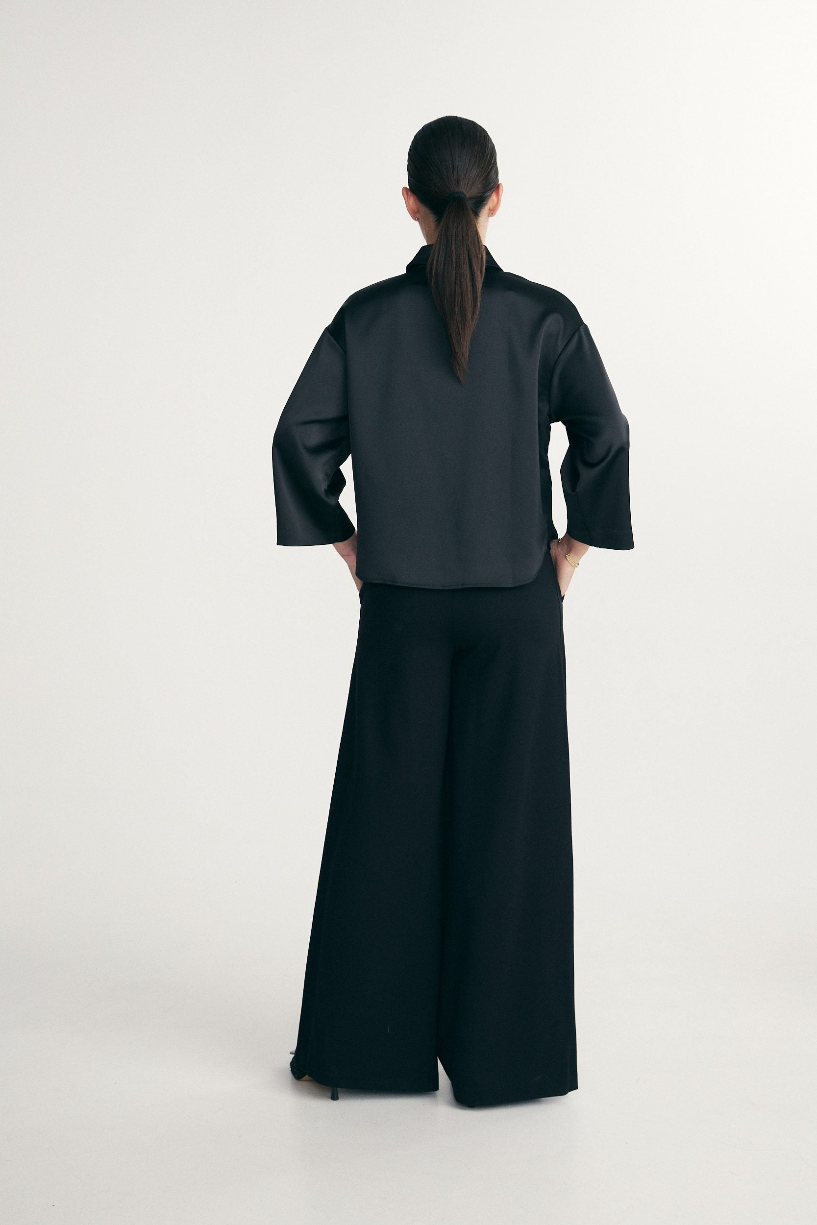Satin oversized cropped shirt