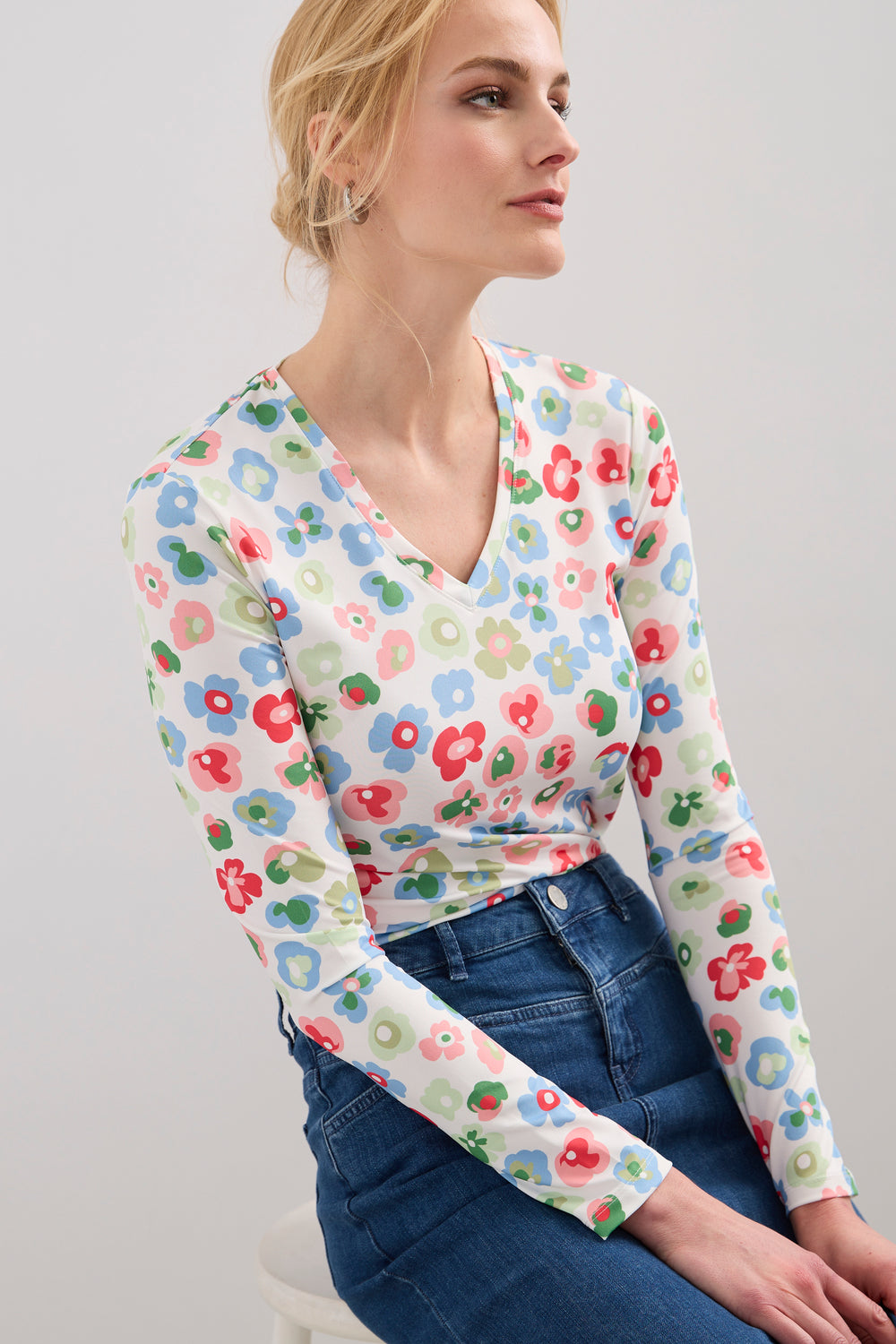 Printed long sleeve V-neck t-shirt