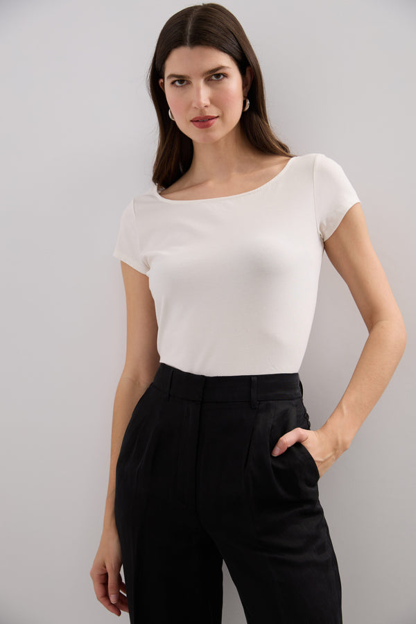 T-shirt with ballerina neckline