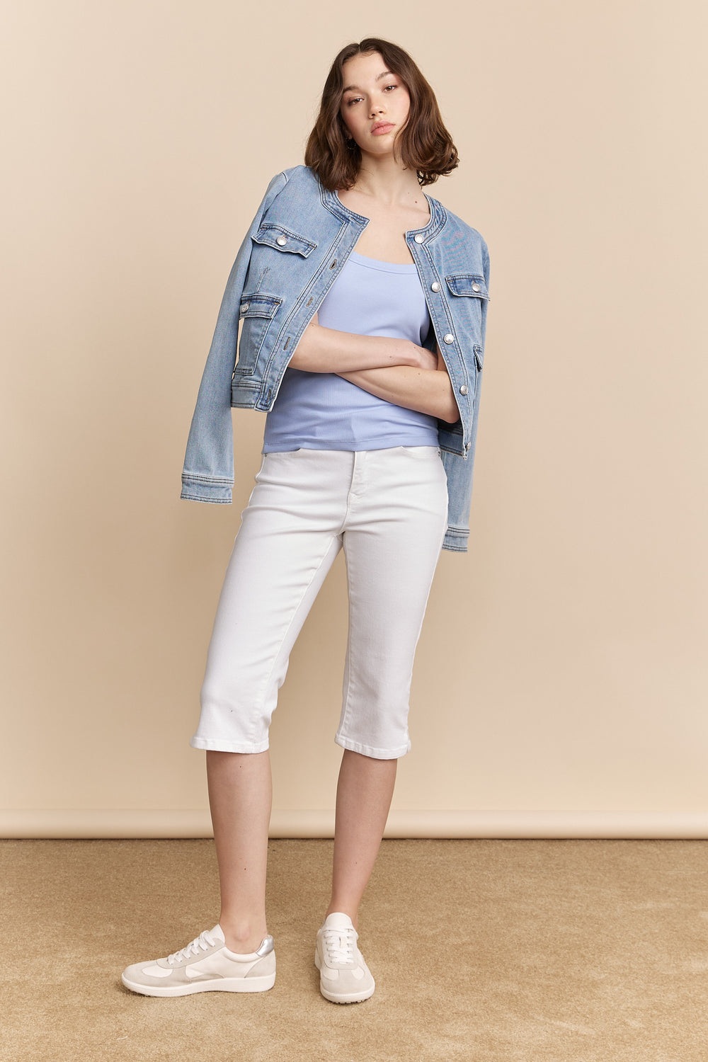 Ribbed t-shirt with scoop neck