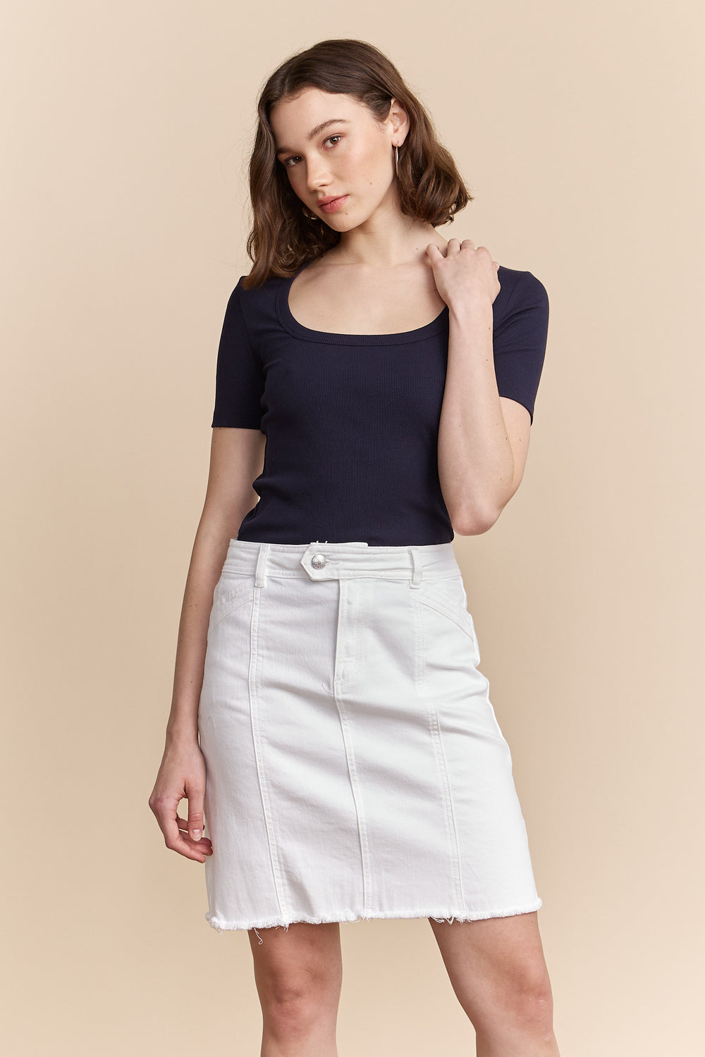 Ribbed t-shirt with scoop neck