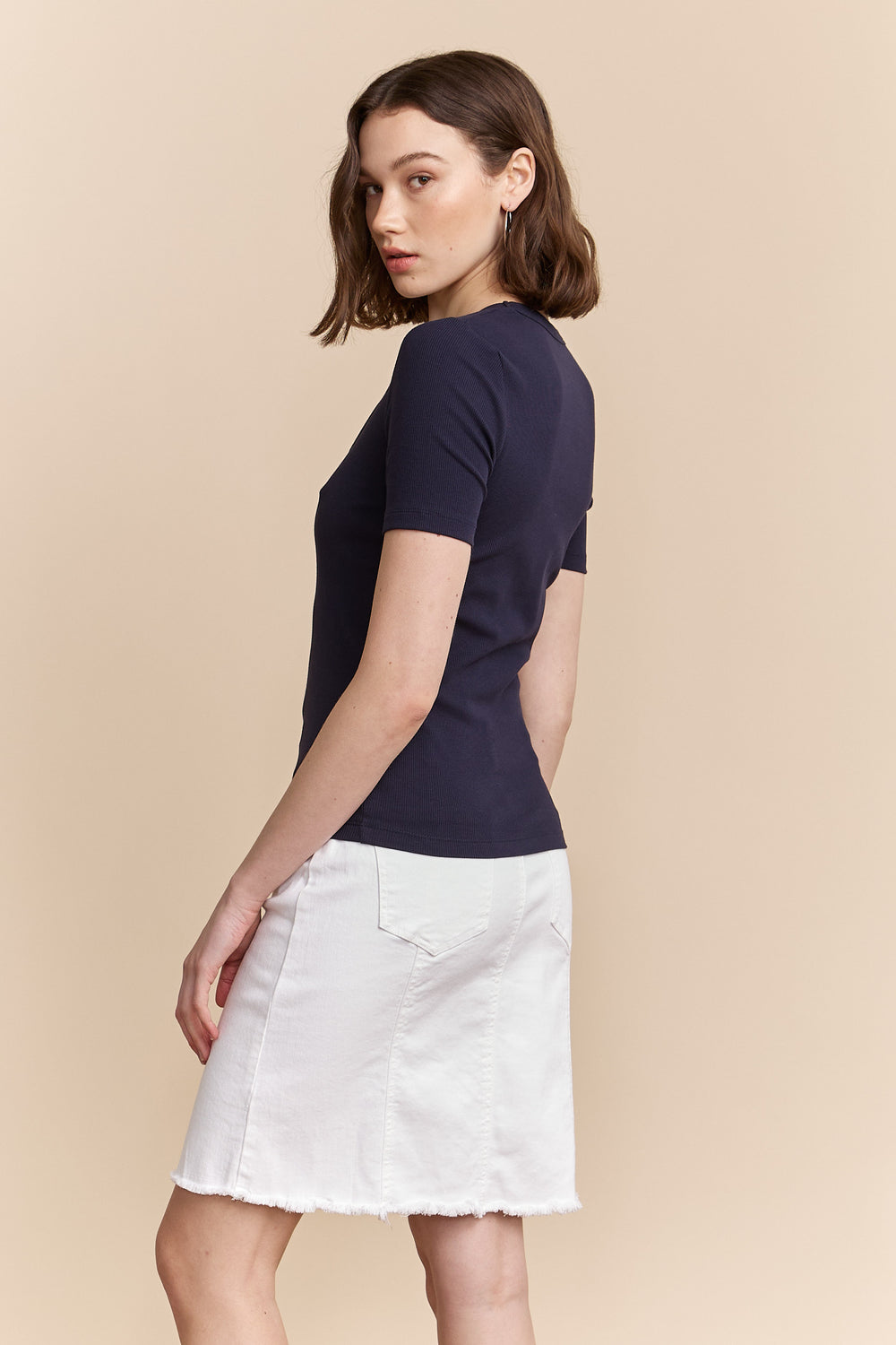 Ribbed t-shirt with scoop neck
