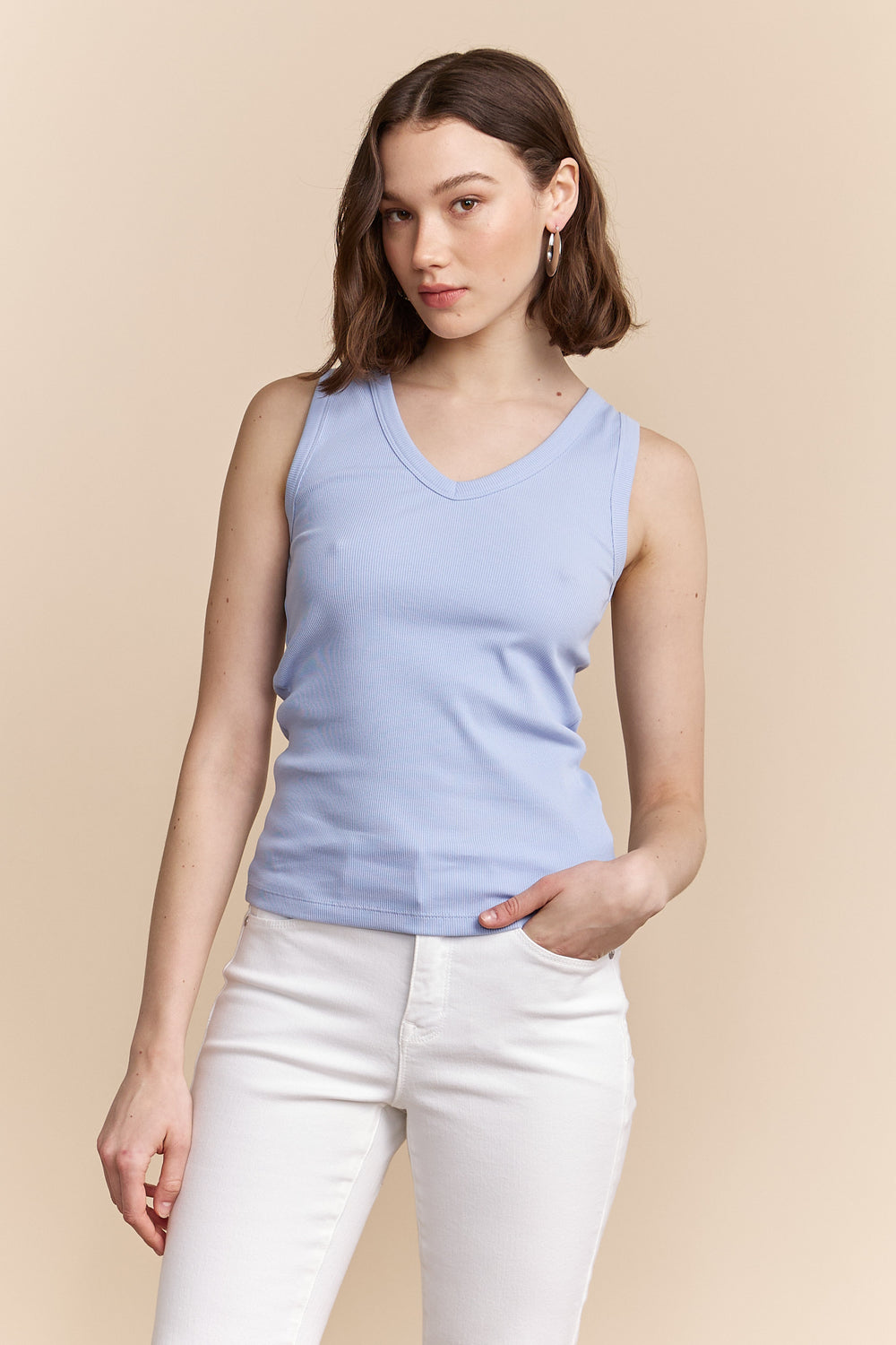 Ribbed sleeveless top with V neck