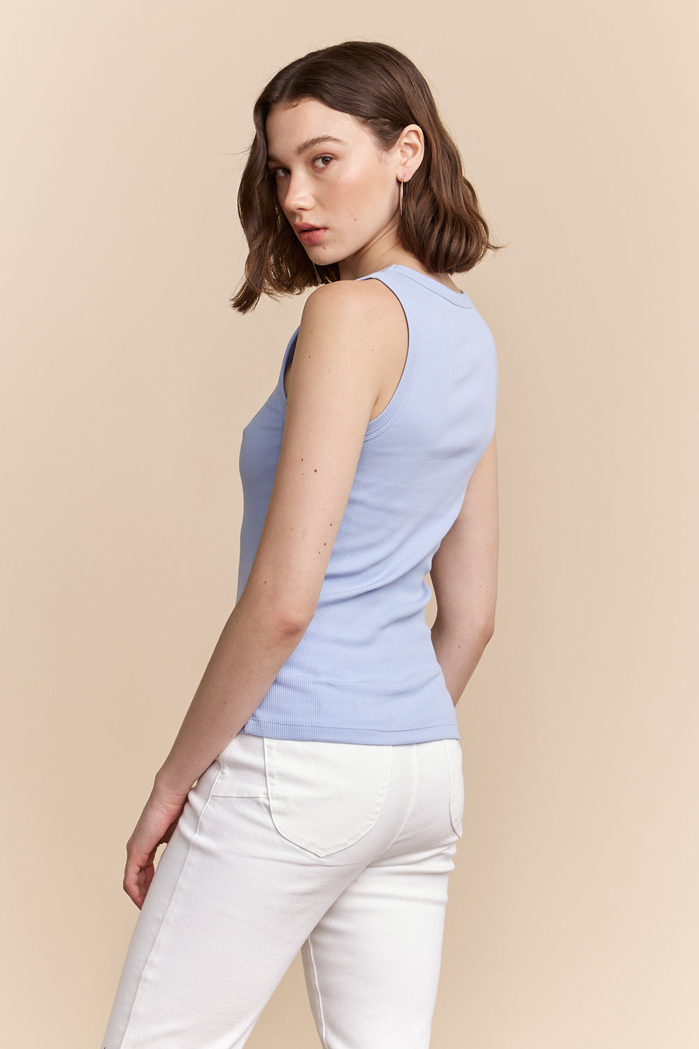 Ribbed sleeveless top with V neck