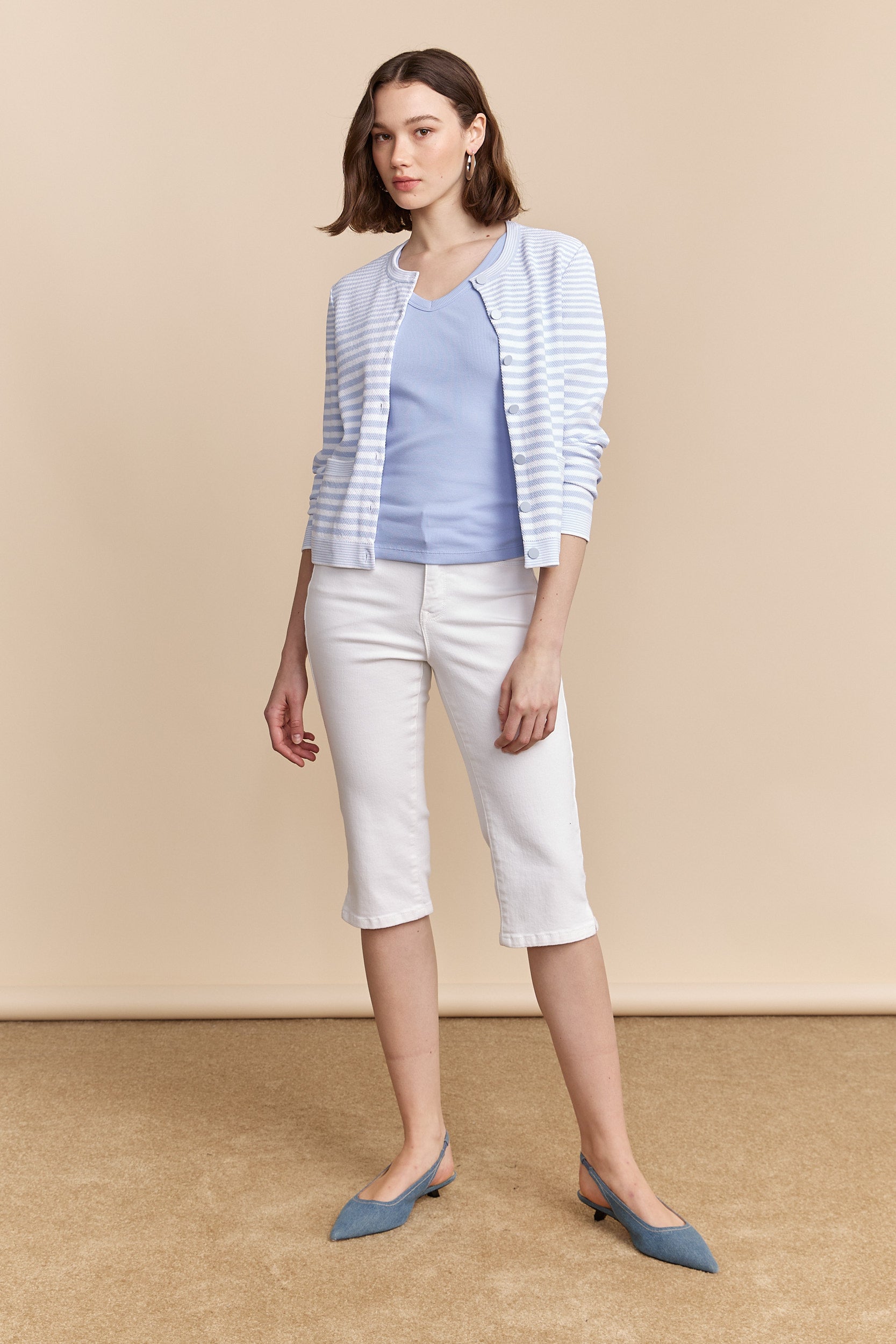 Ribbed sleeveless top with V neck