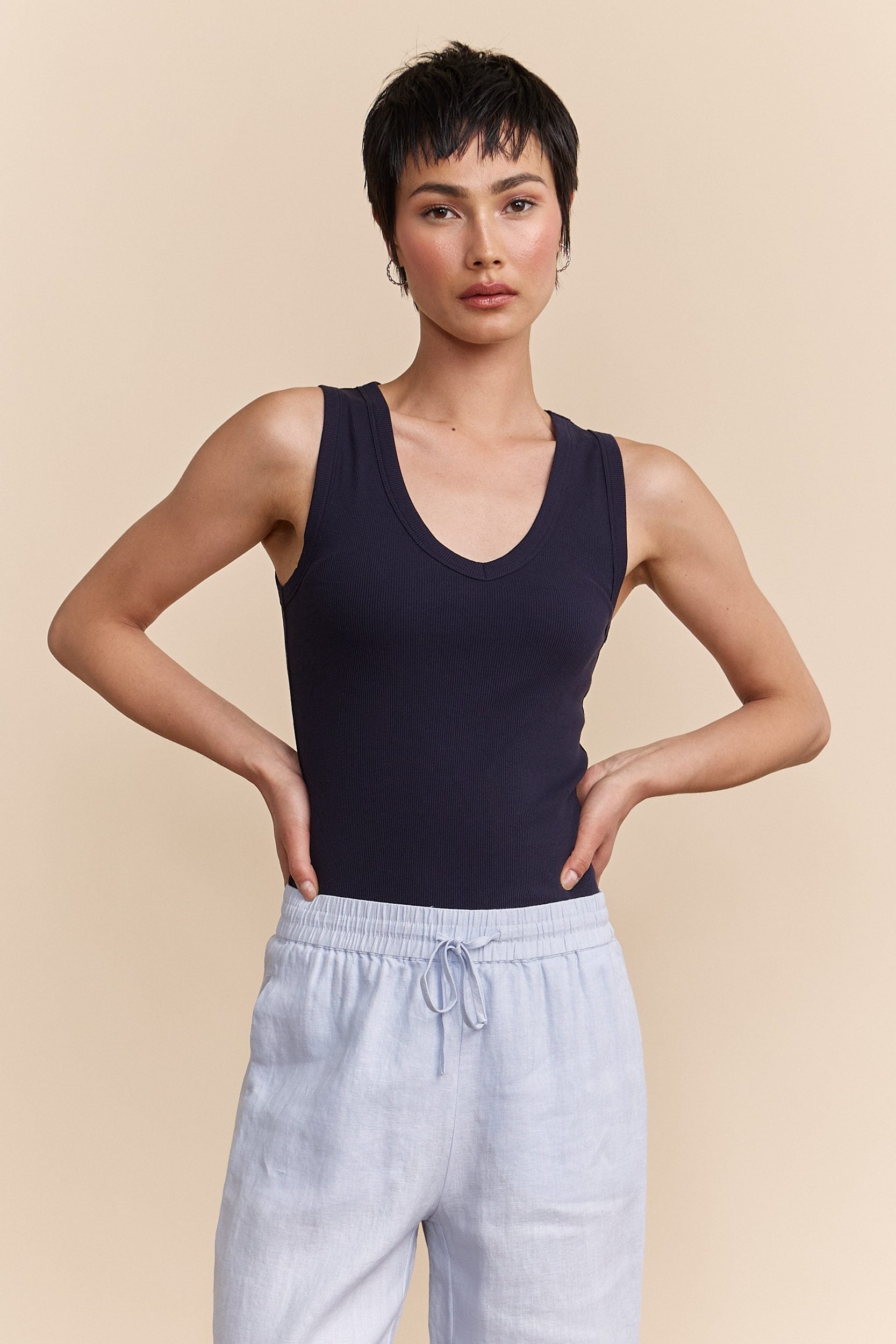 Ribbed sleeveless top with V neck