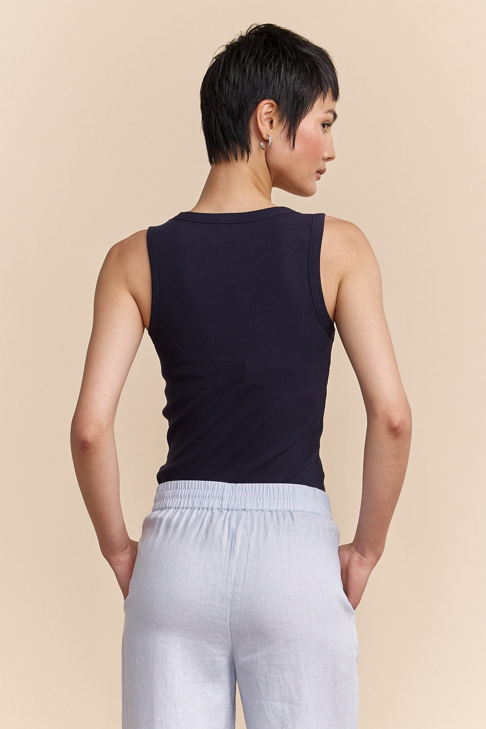 Ribbed sleeveless top with V neck