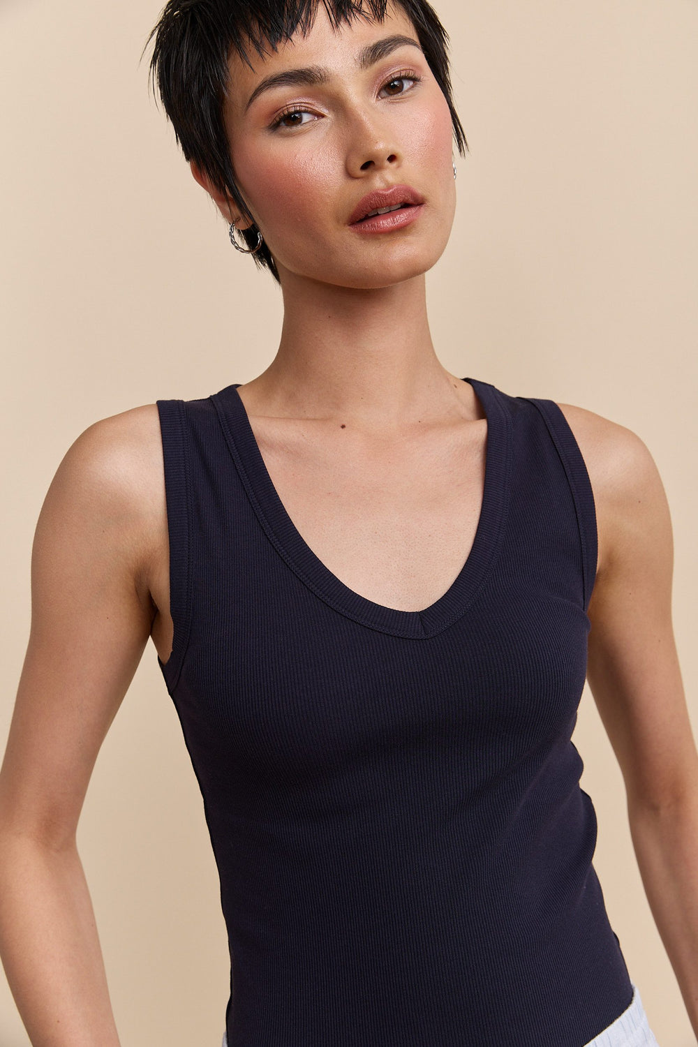 Ribbed sleeveless top with V neck