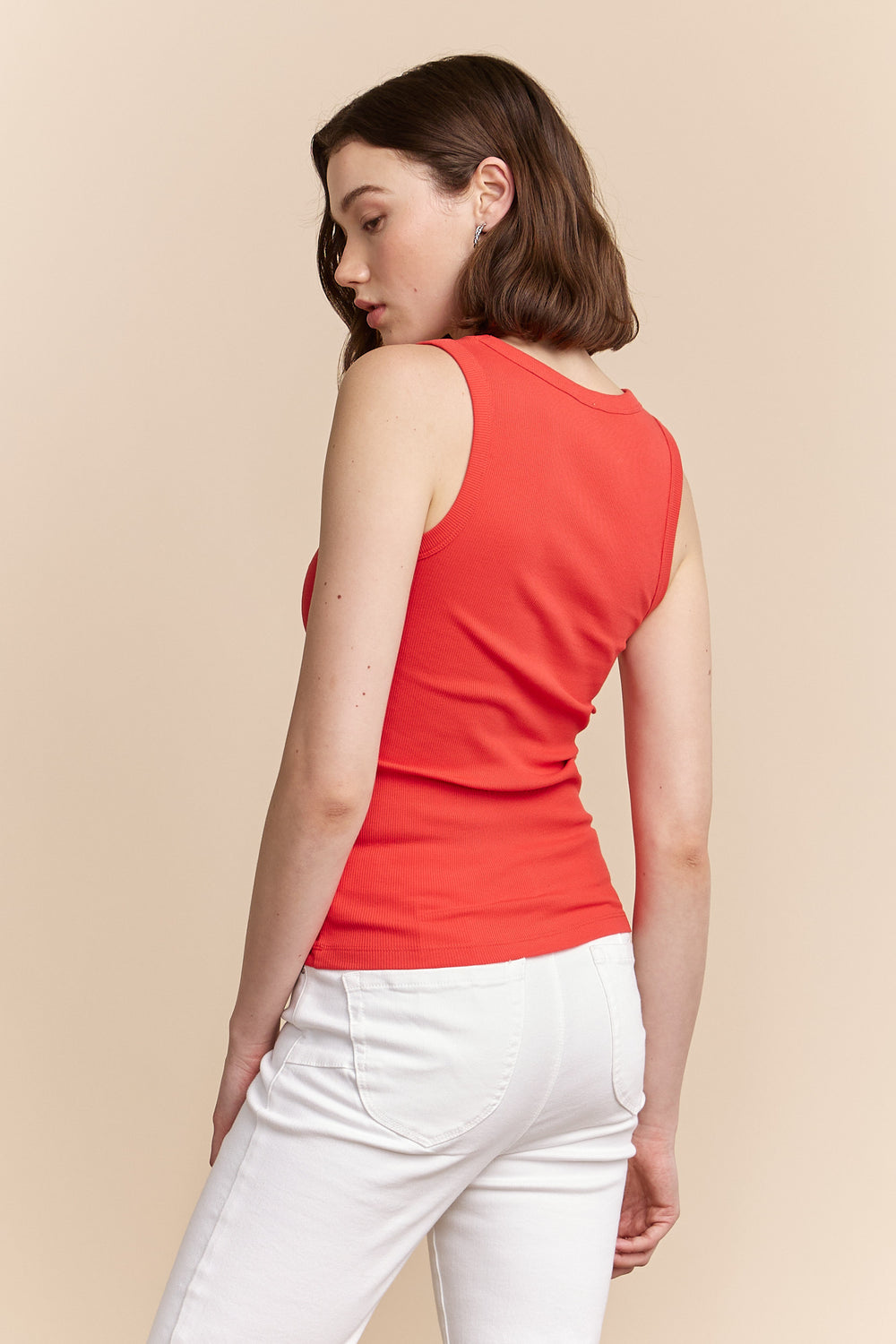 Ribbed sleeveless top with V neck