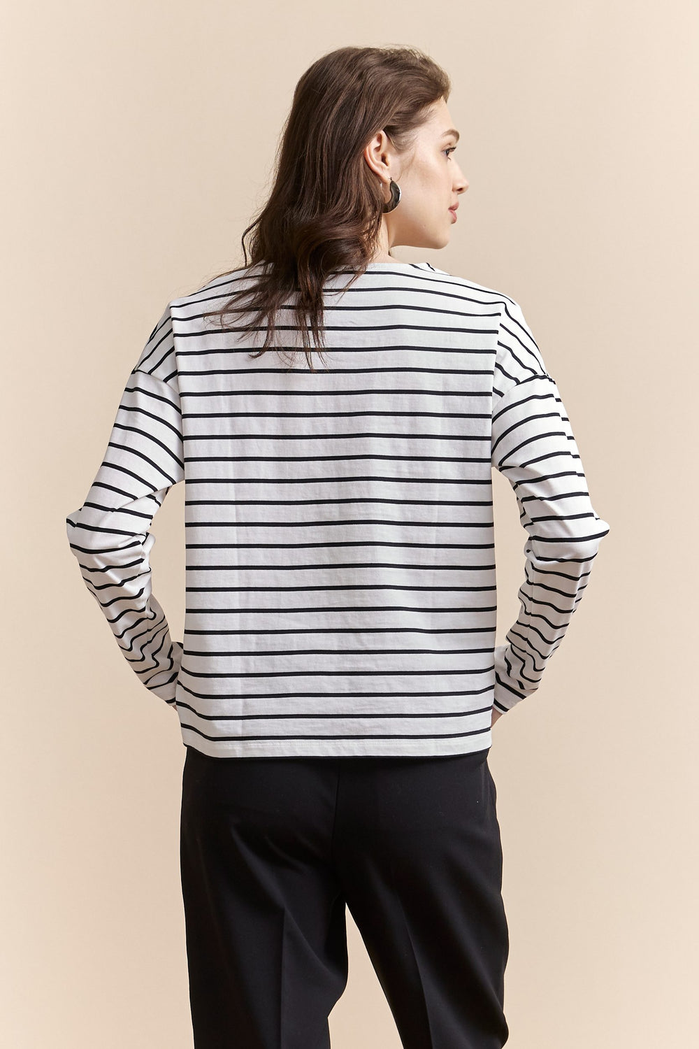 Striped t-shirt with lace appliqué