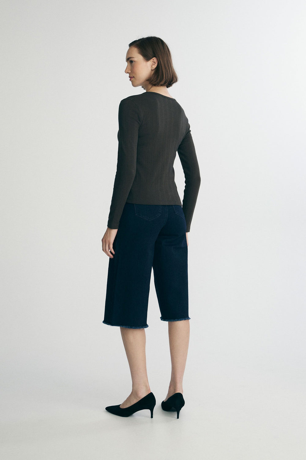 Crew neck cardigan