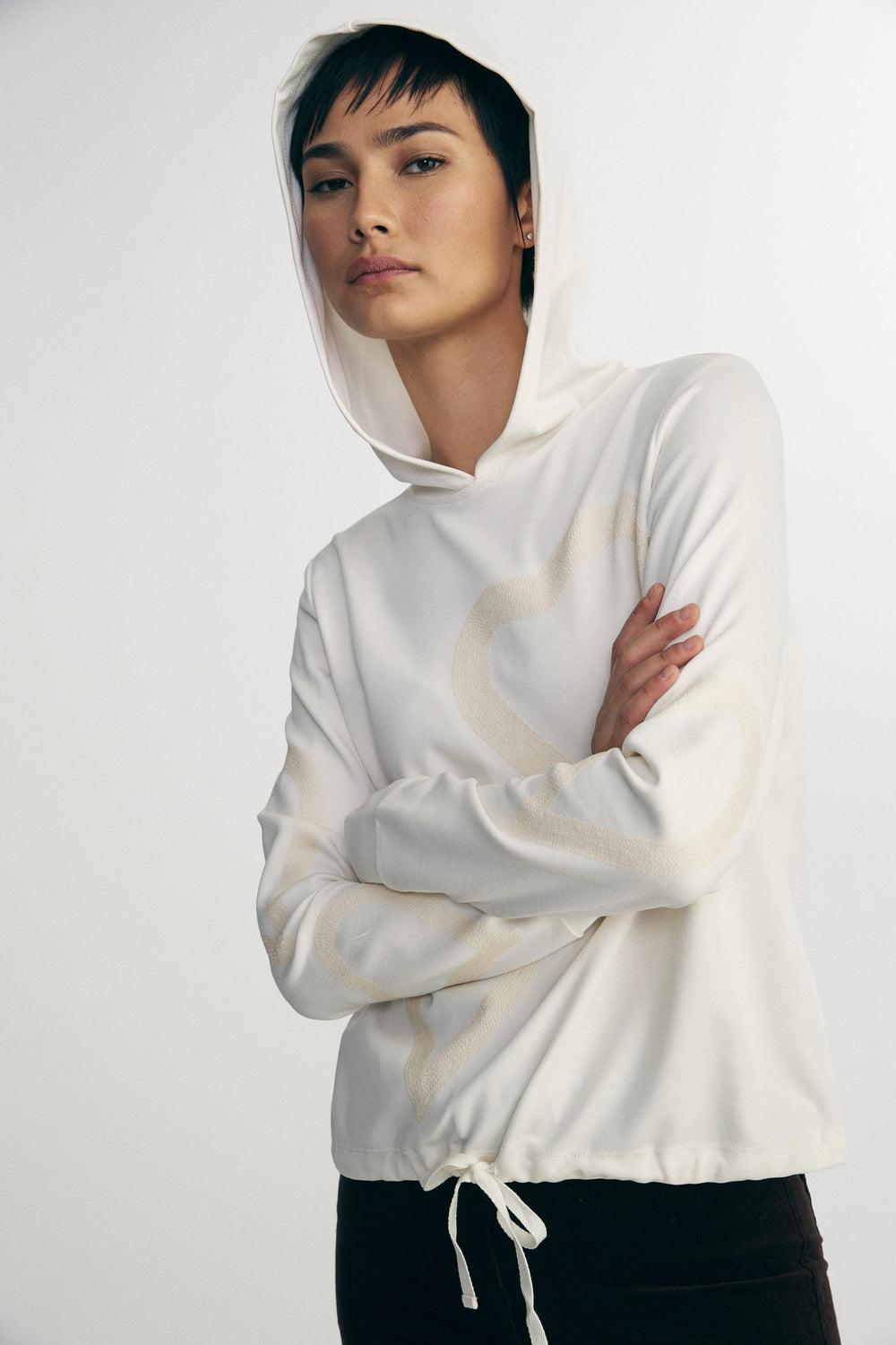 Sleeveless top with stand-up collar