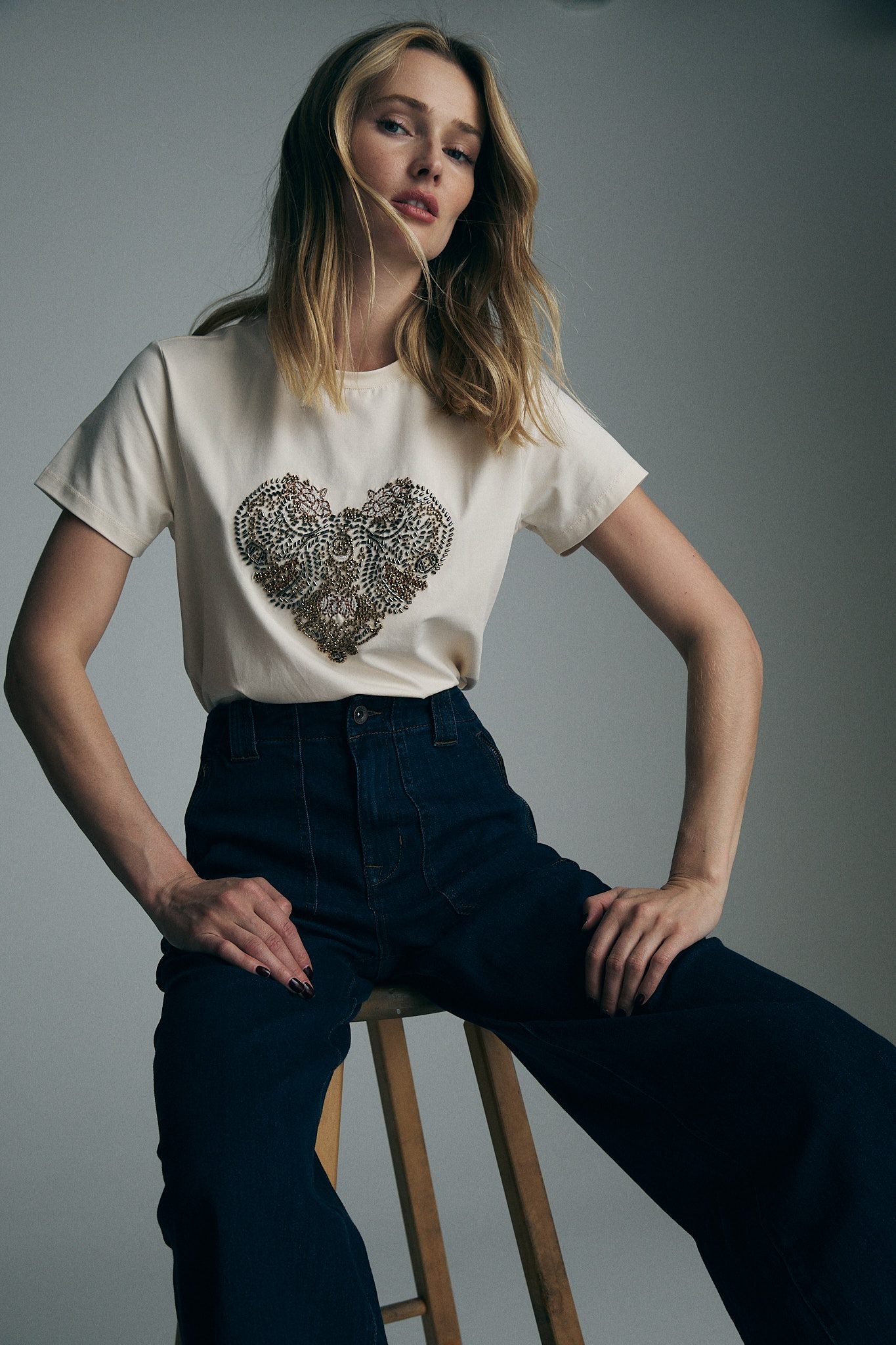 Heart embroidery T-shirt