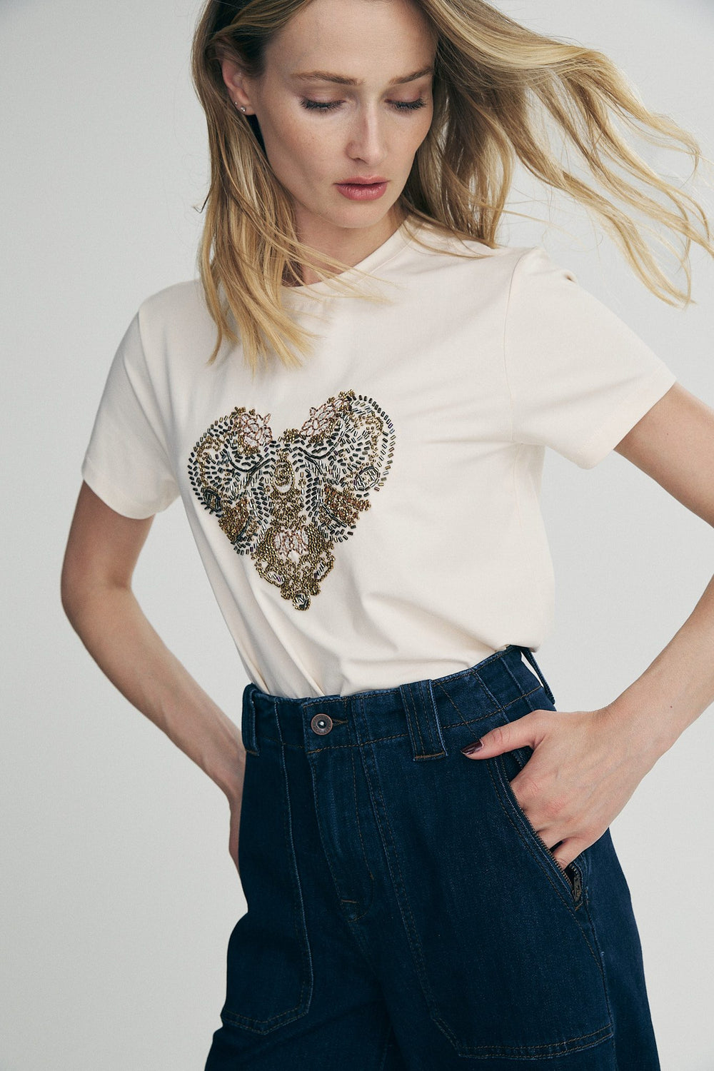 Heart embroidery T-shirt