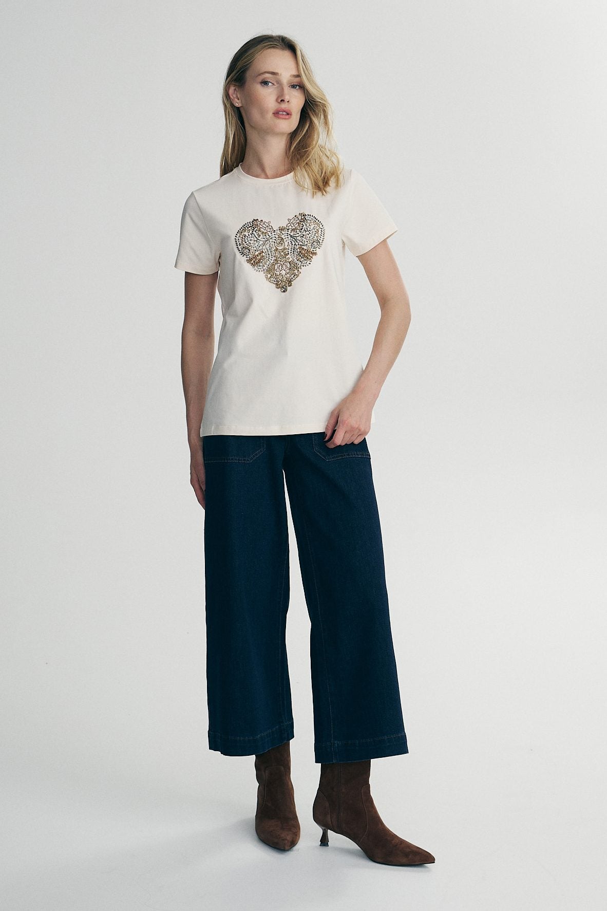 Heart embroidery T-shirt