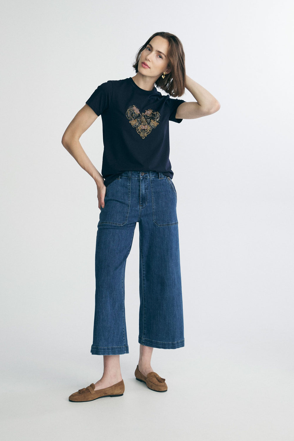 Heart embroidery T-shirt